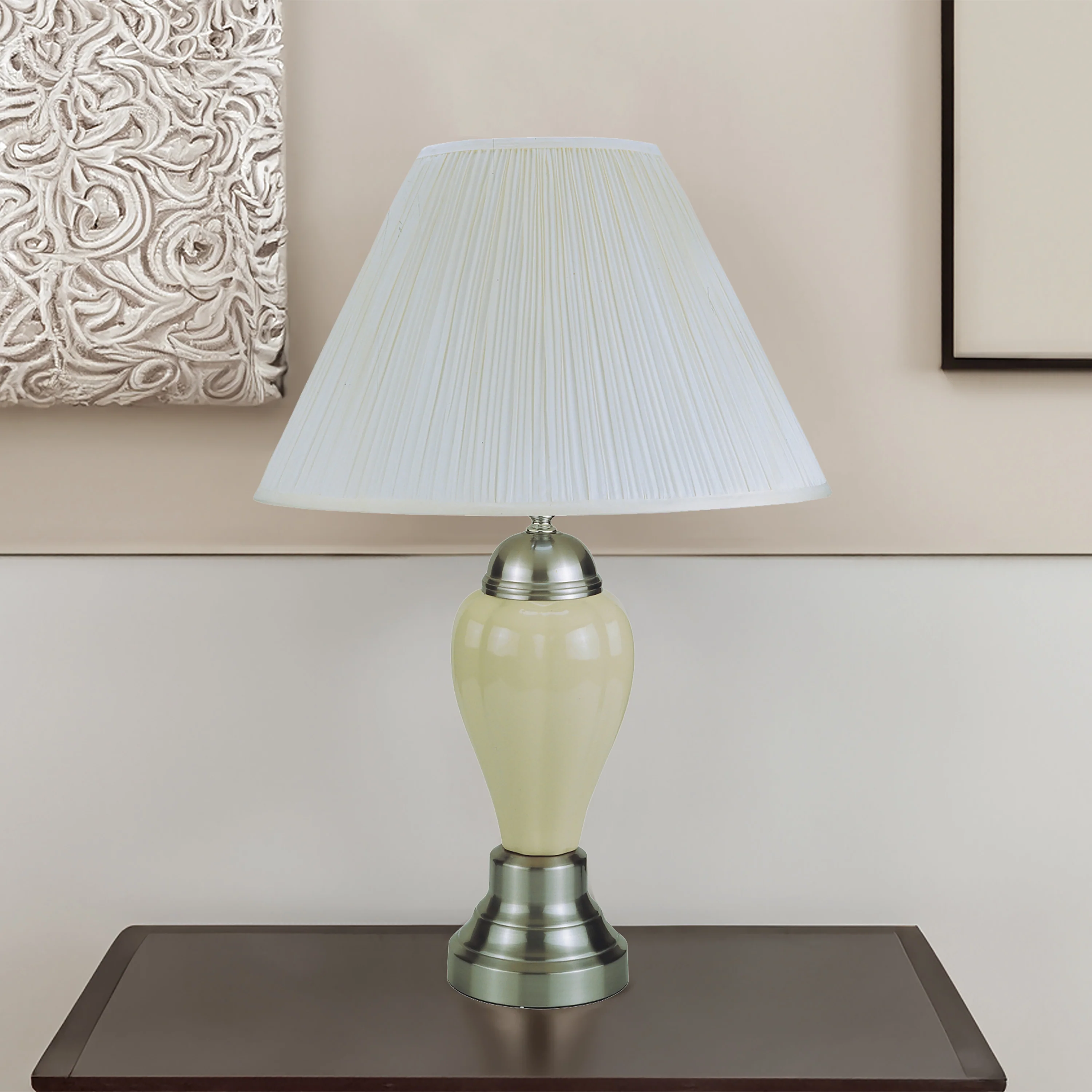26" Porcelain Lamp - Image 3