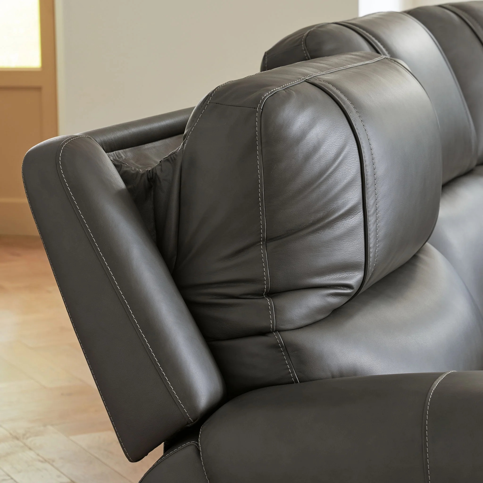 5Z - Pittson - Power Reclining Sectional - Image 22