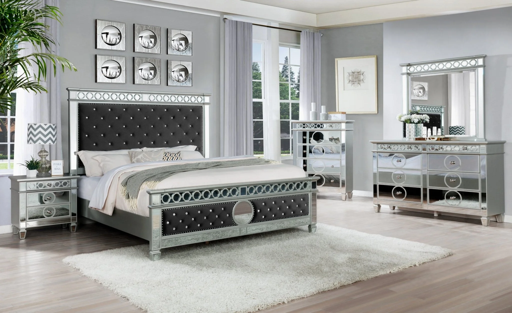 6 Piece King Bedroom Set with Mirrored Accents & Tufted Upholstery