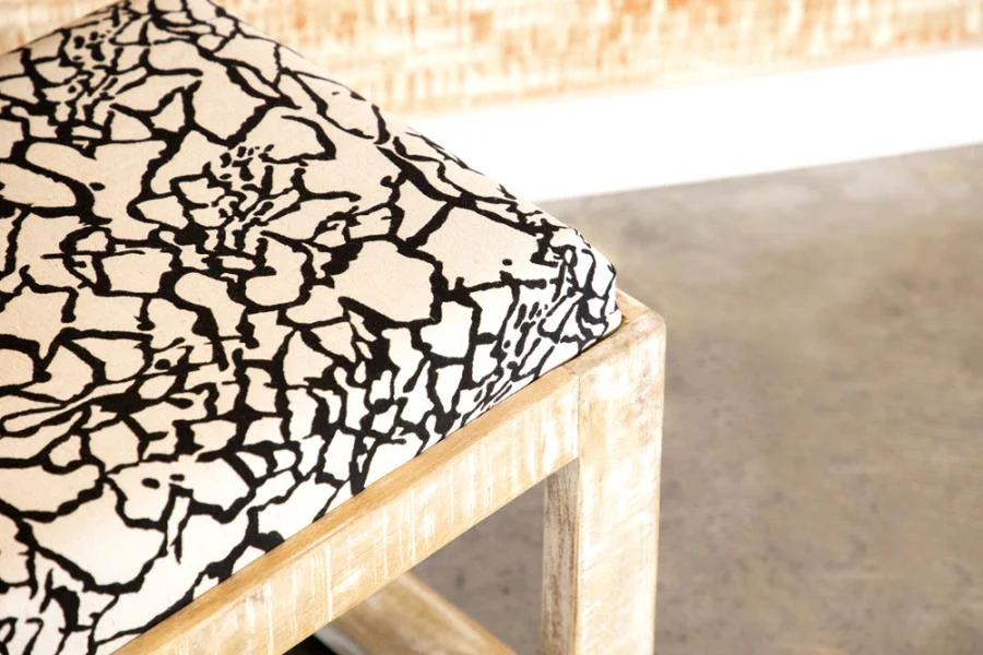 Aiden - Fabric Upholstered Accent Bench - Distressed White - Image 5
