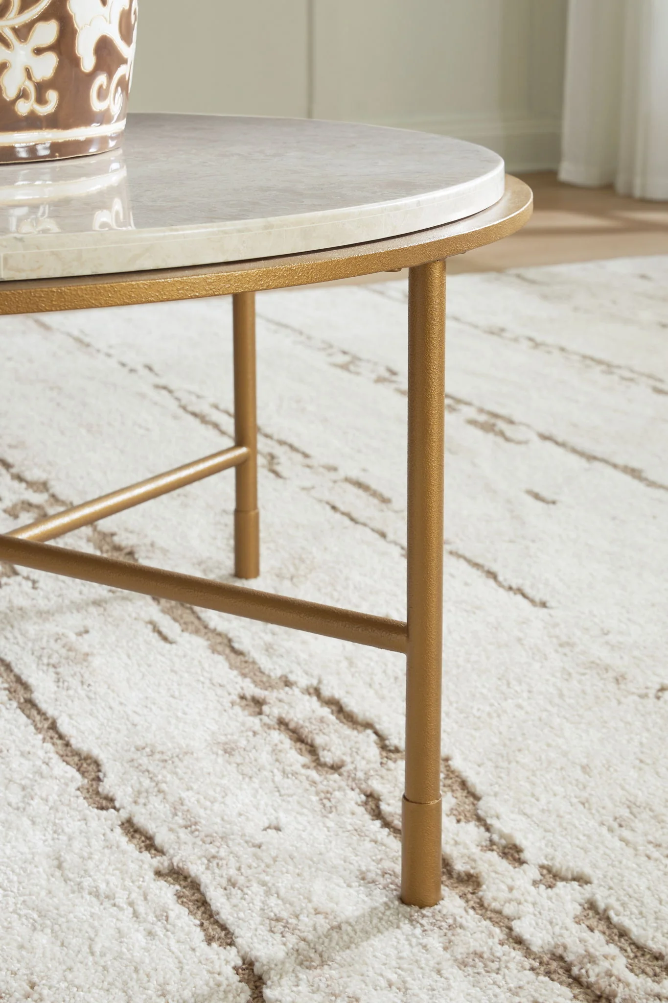 Alben - Round Table - Image 4
