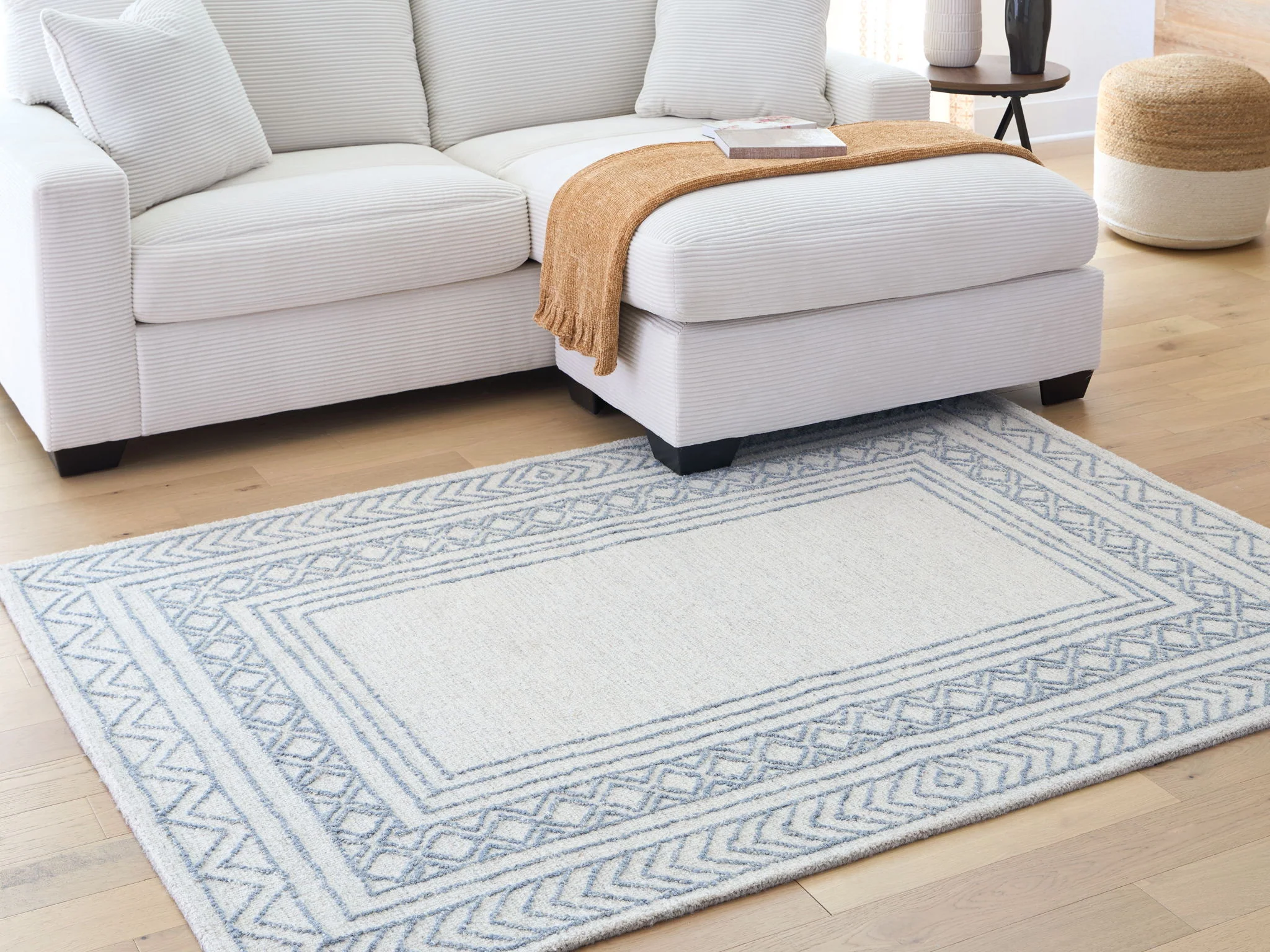 Azelhurst - Rug - Image 3