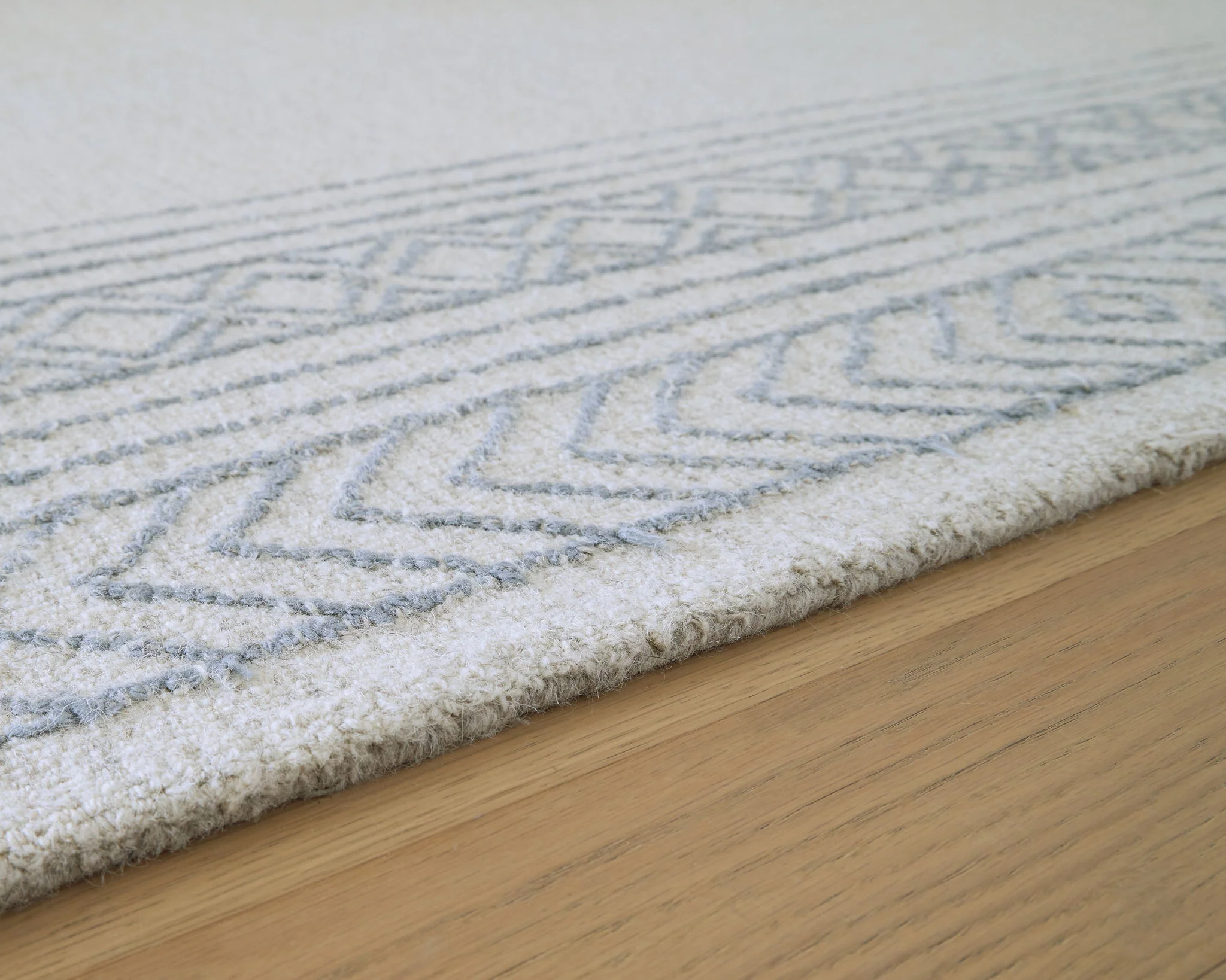 Azelhurst - Rug - Image 7