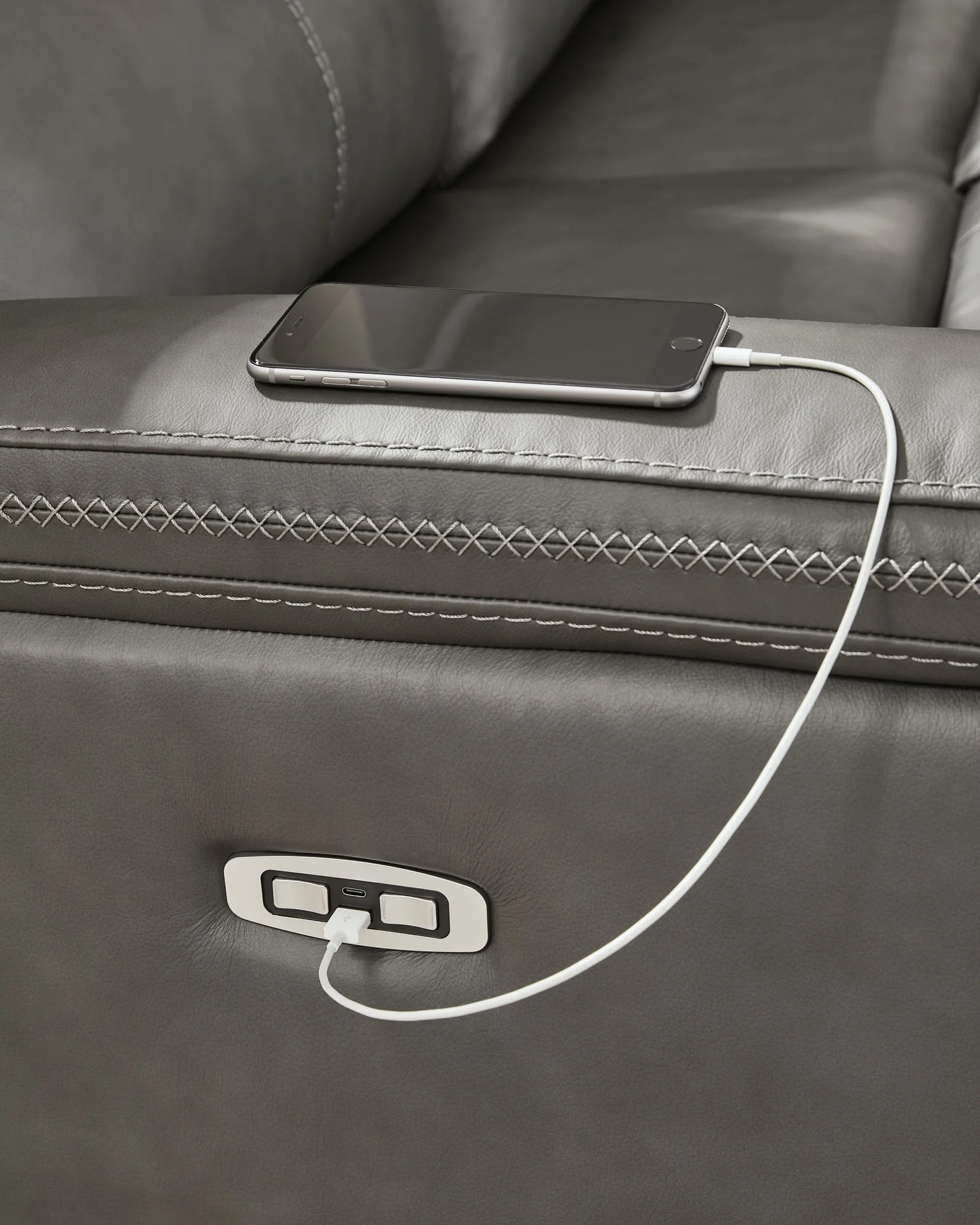 Bleckley - Reclining Sectional - Image 8