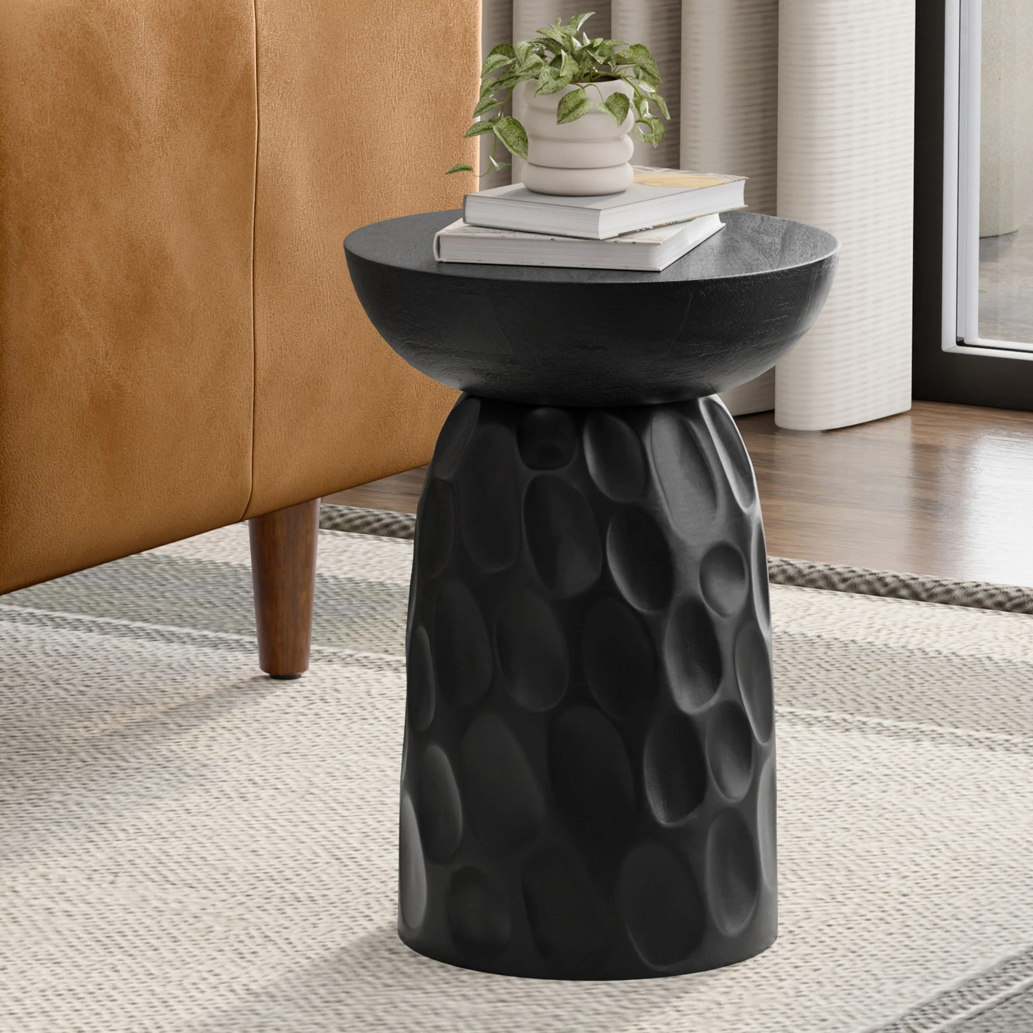 Boyd - V Chisel Accent Table - Black - Image 5