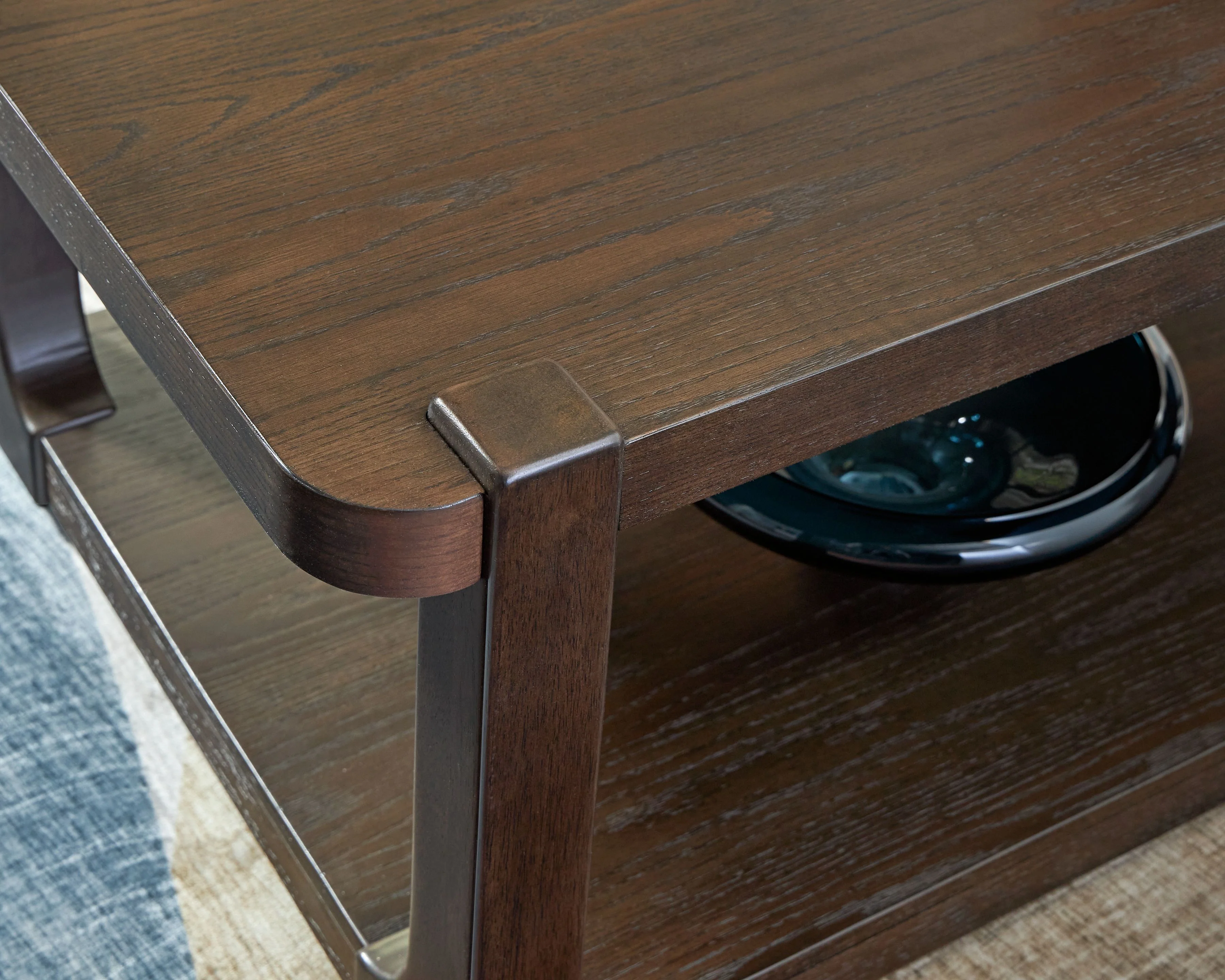 Breckington - Table - Image 8