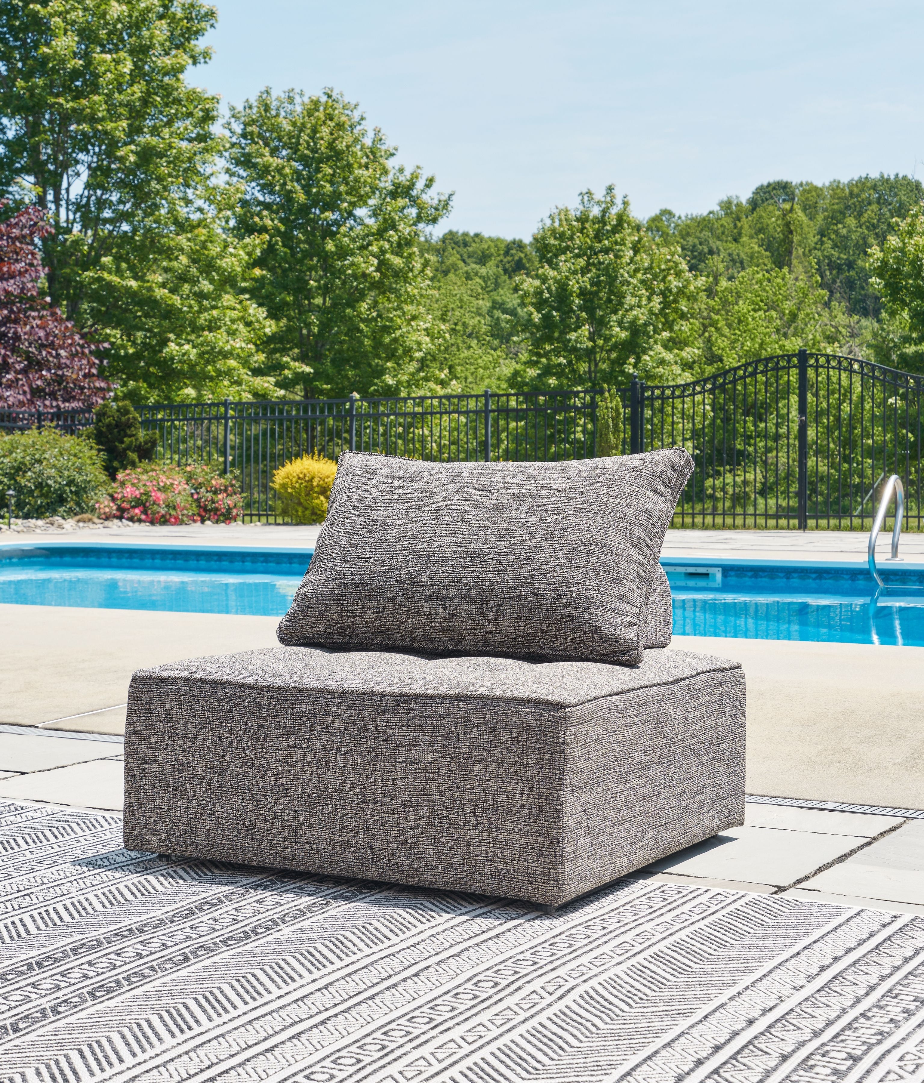 Bree Zee - Lounge Chair With Cushion - Image 4