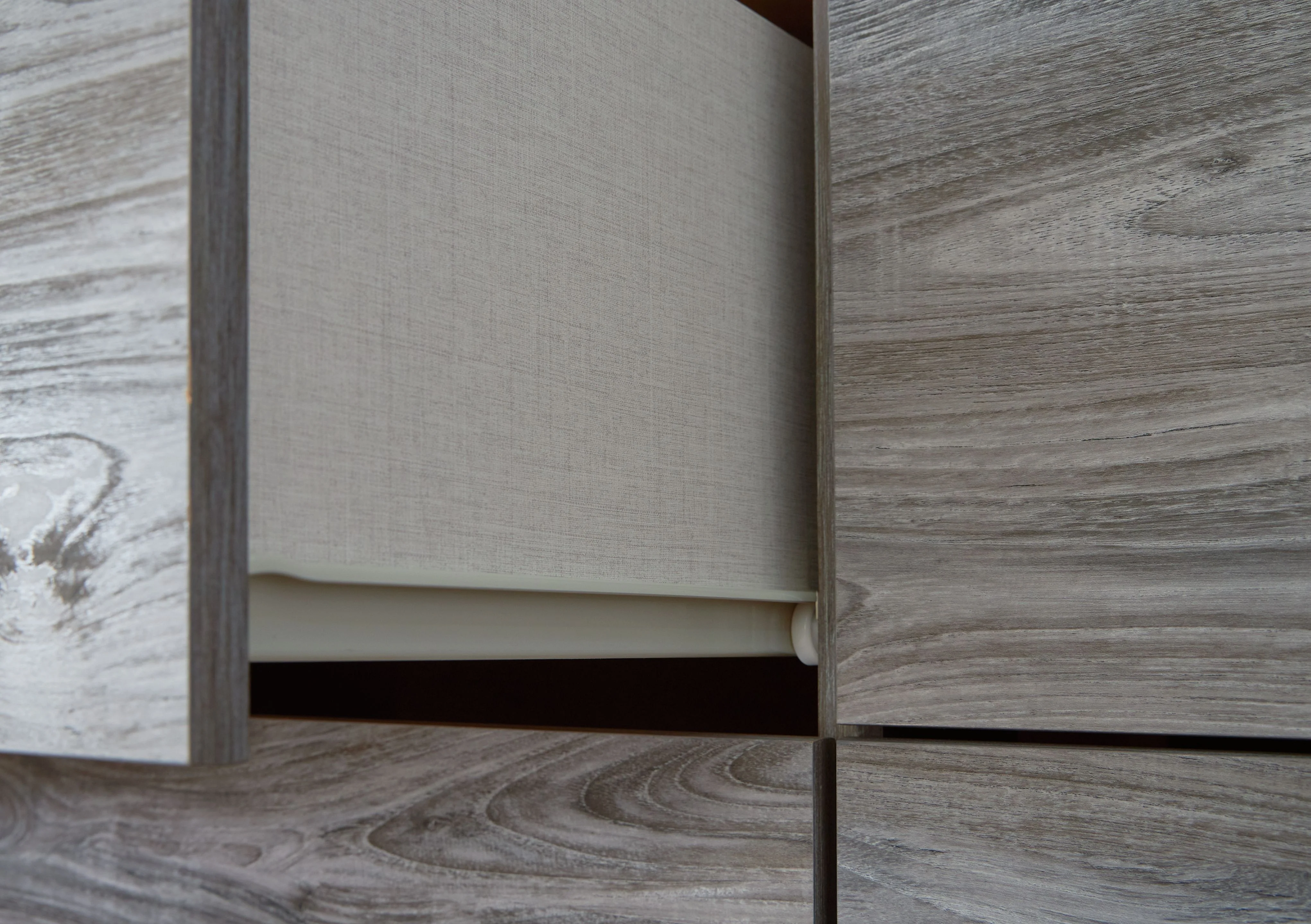 Bronyan - Dresser - Image 7