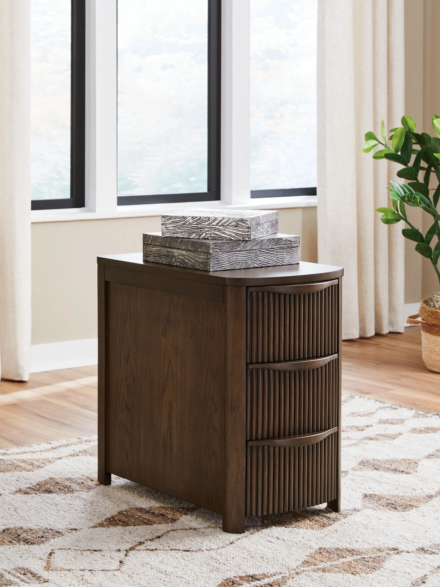 Camdill - Chair Side End Table - Image 5