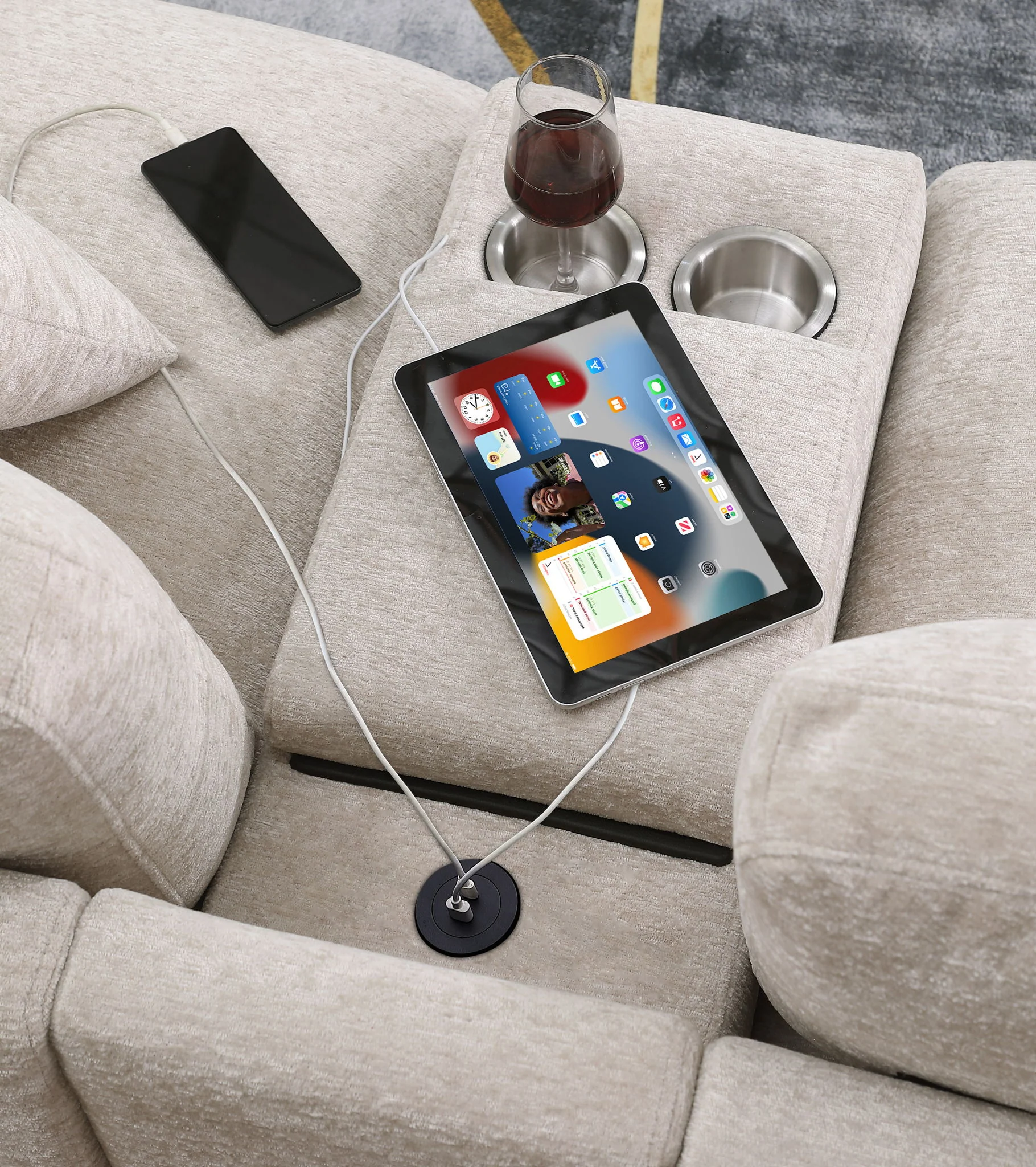 Celine - Fabric Corner Sectional Sofa With Right-Facing Chaise, Cupholders, And Charging Ports - Image 17