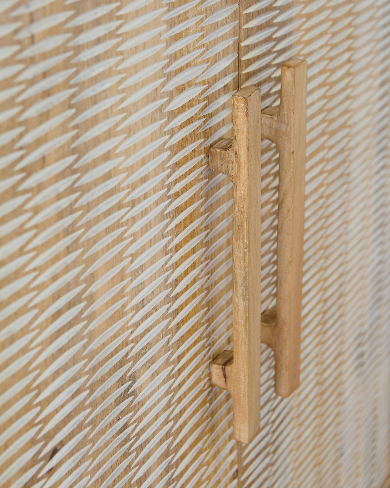Dallinbury - Accent Cabinet - Natural / White Wash - Image 3