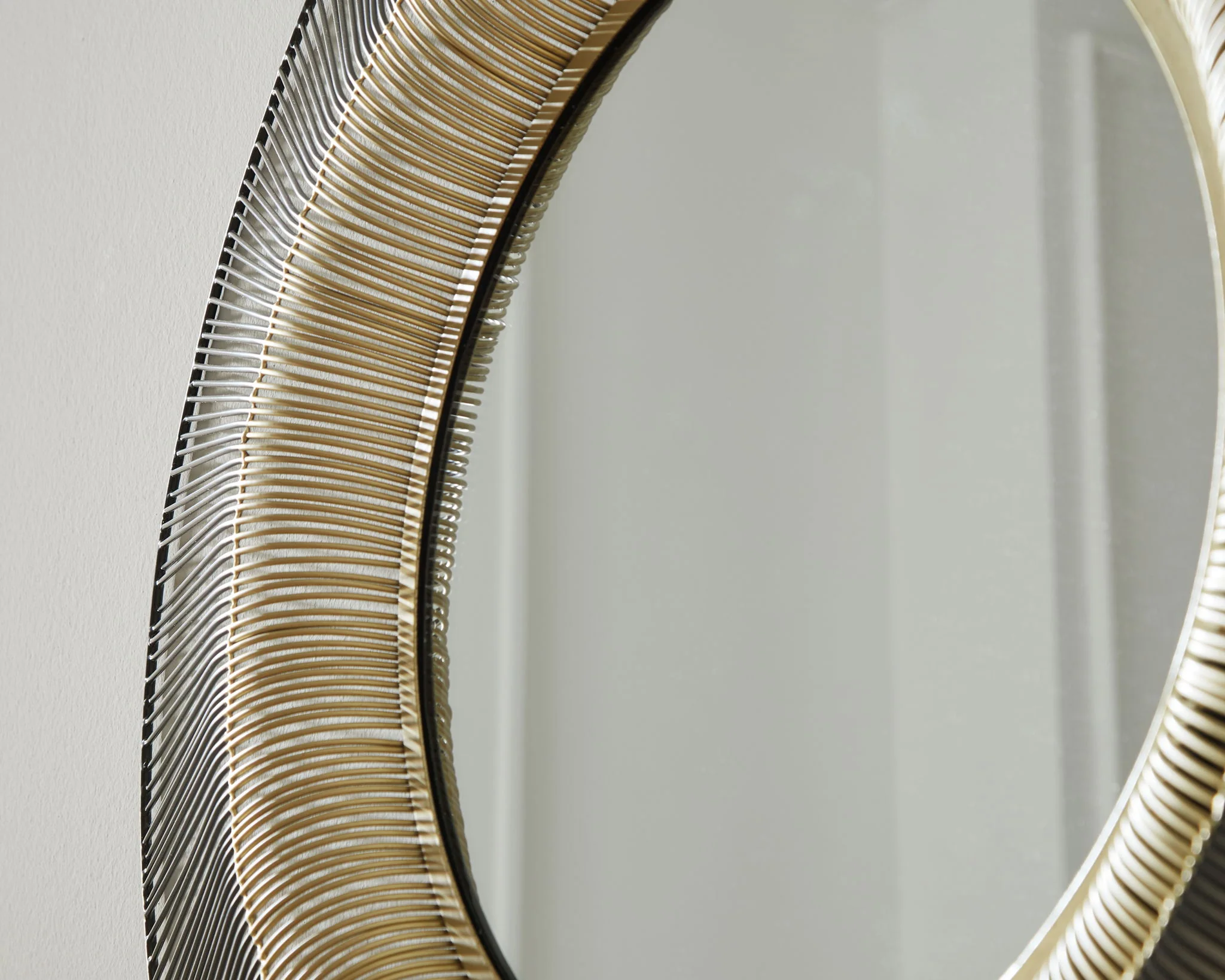 Dallmen - Accent Mirror - Black / Gold Finish - Image 5