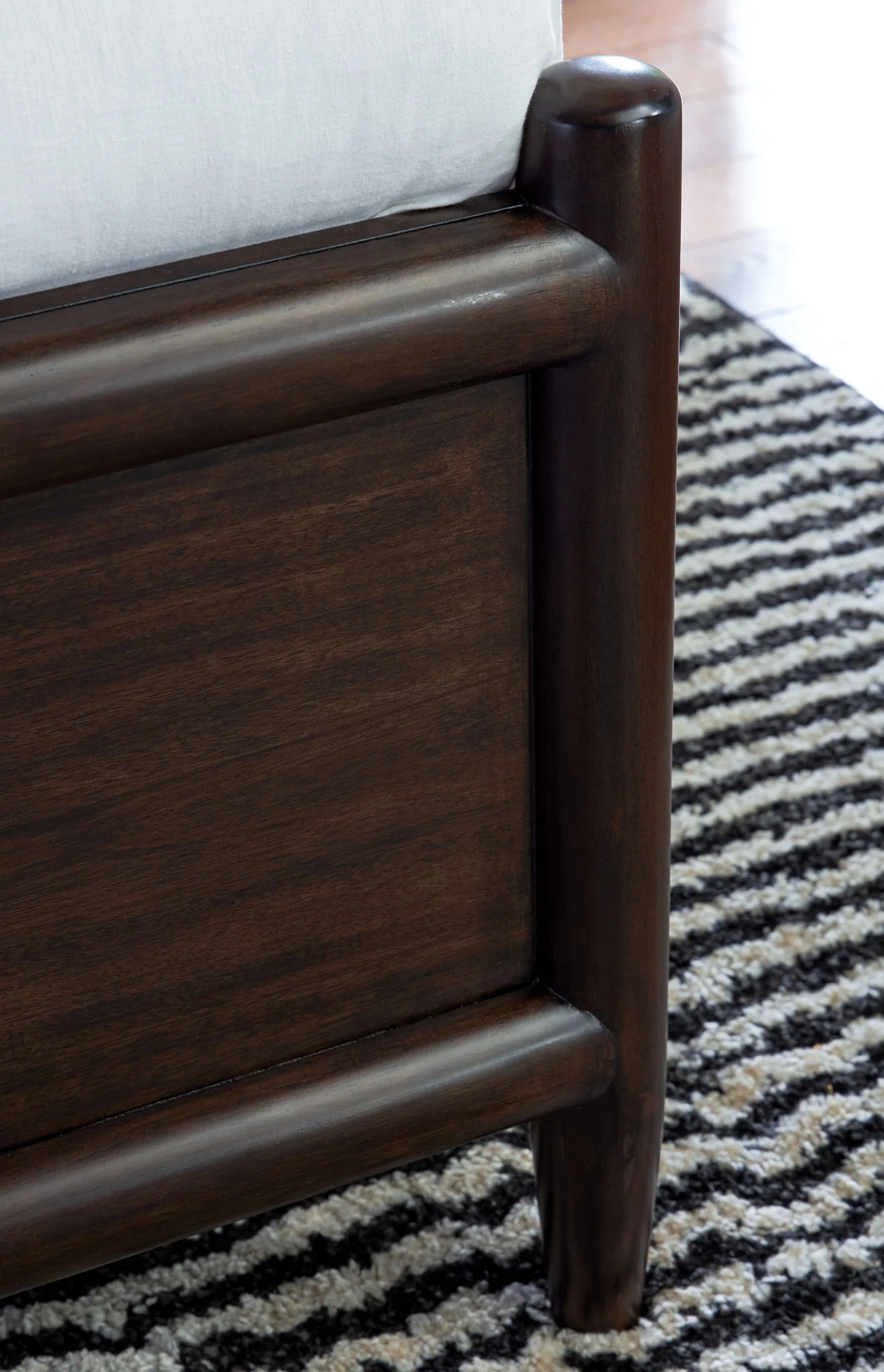 Dantenton - Panel Bed - Image 2
