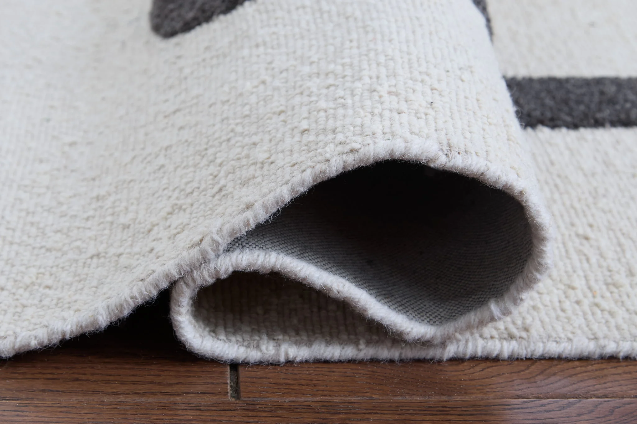 Davismour - Rug - Image 8