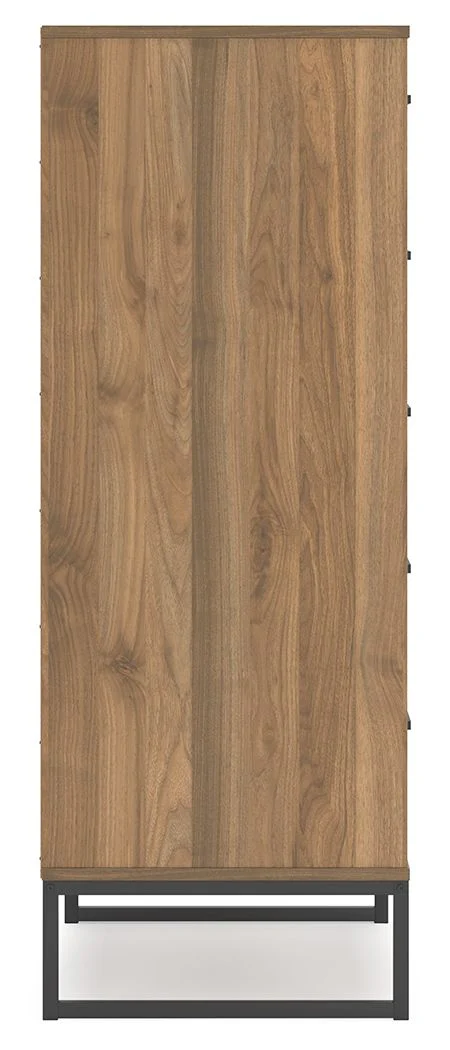 Deanlow - Five Drawer Chest - Honey - Image 9