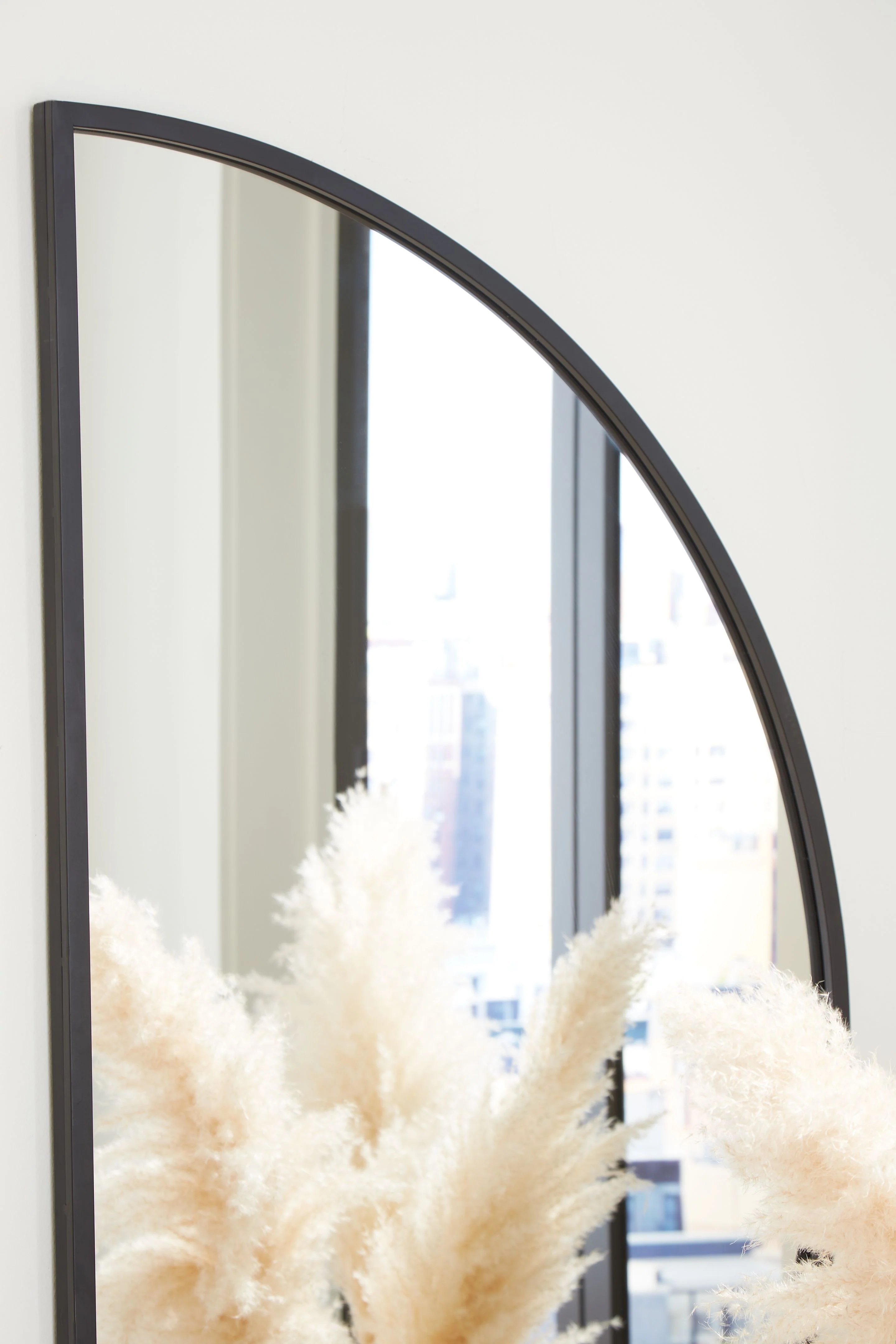 Denlow - Accent Mirror - Black - Image 4
