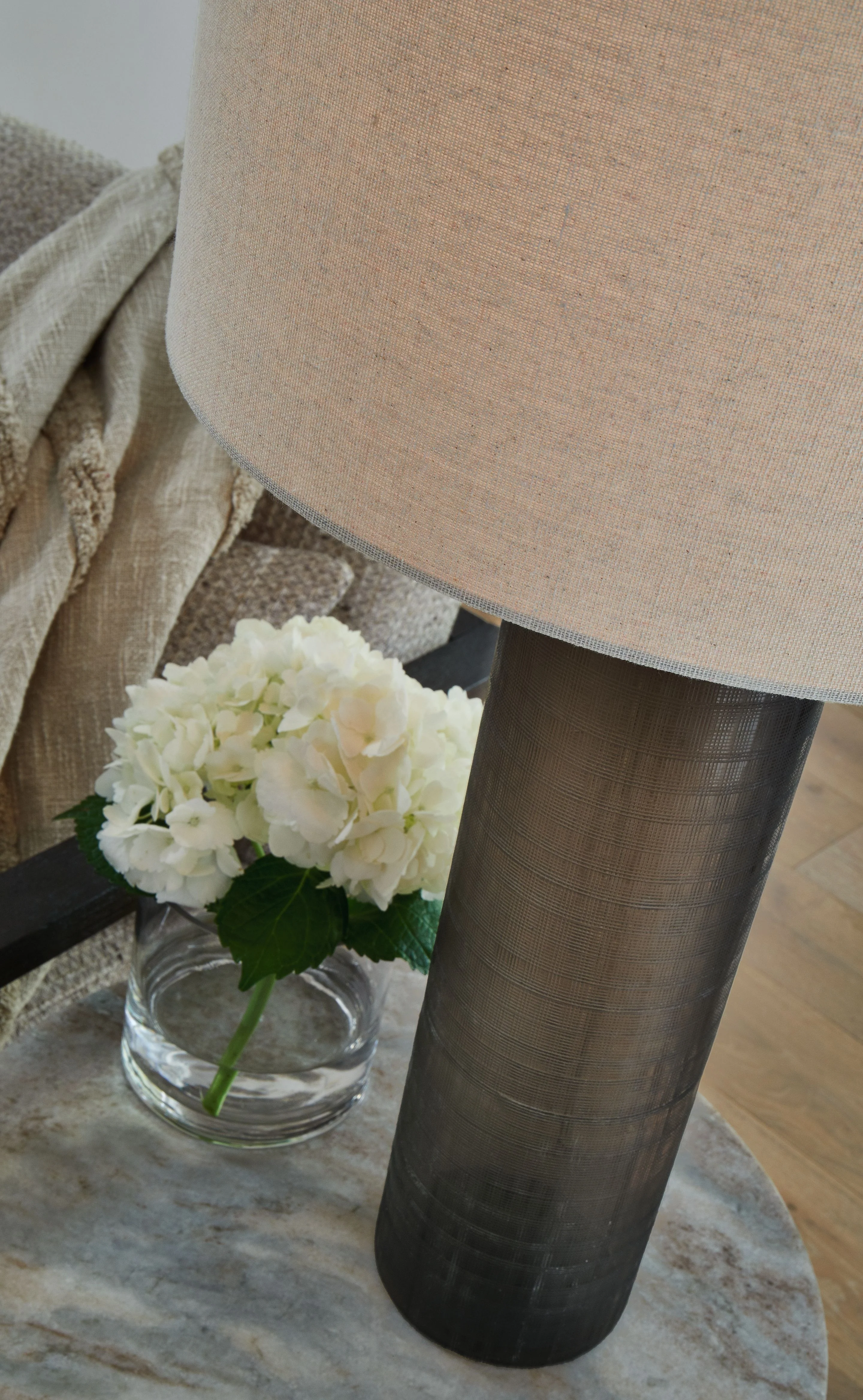Dingerly - Glass Table Lamp - Brown - Image 3