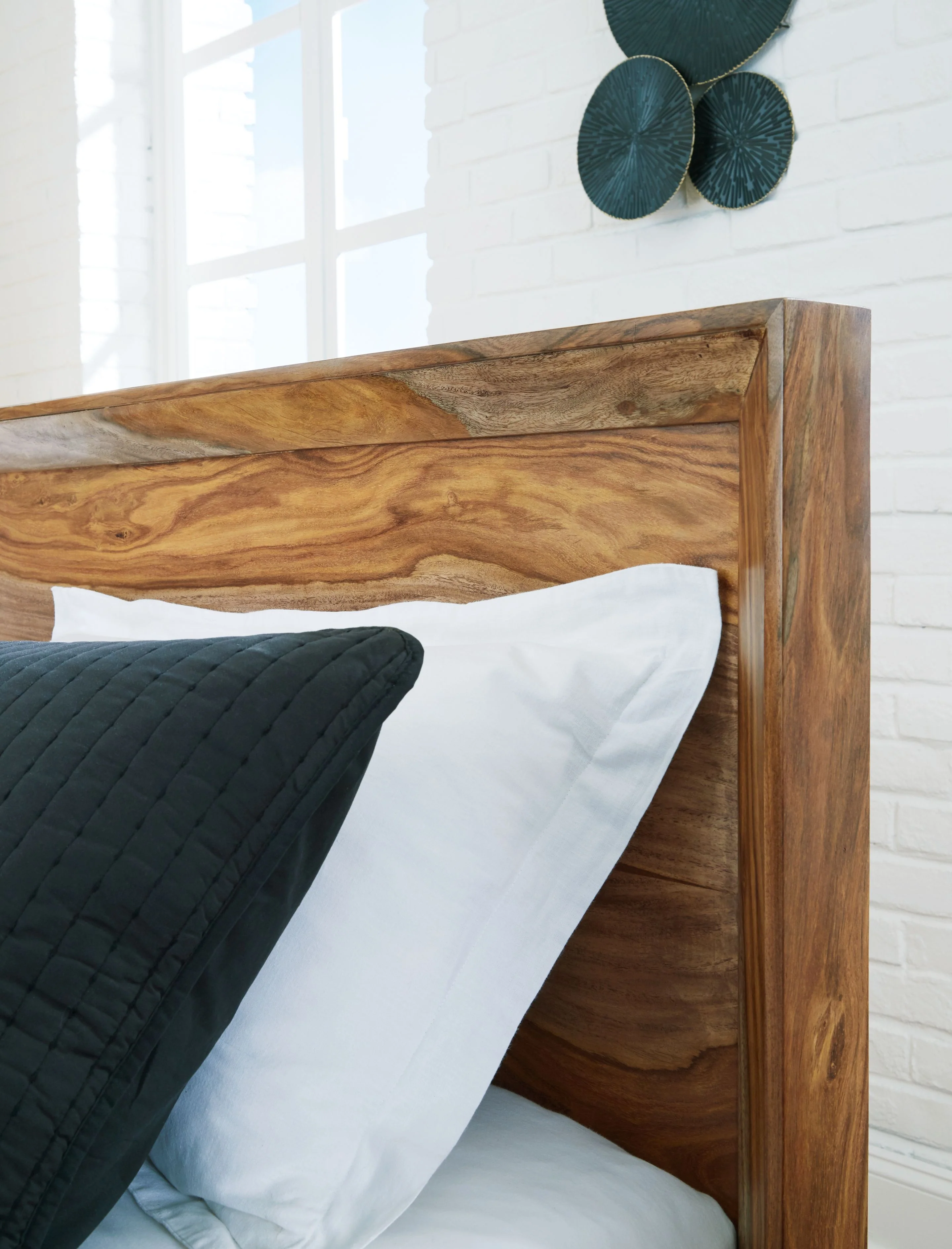 Dressonni - Panel Bed - Image 2