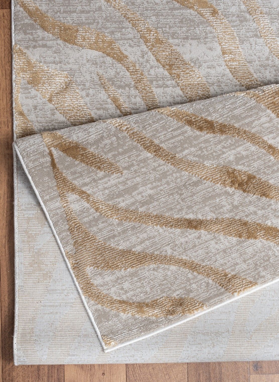 Elegance - 5'3" X 7'3" Area Rug - Gold - Image 4