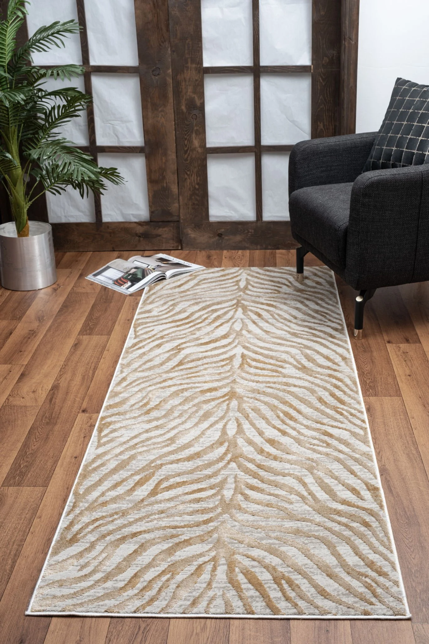 Elegance - 5'3" X 7'3" Area Rug - Gold - Image 5