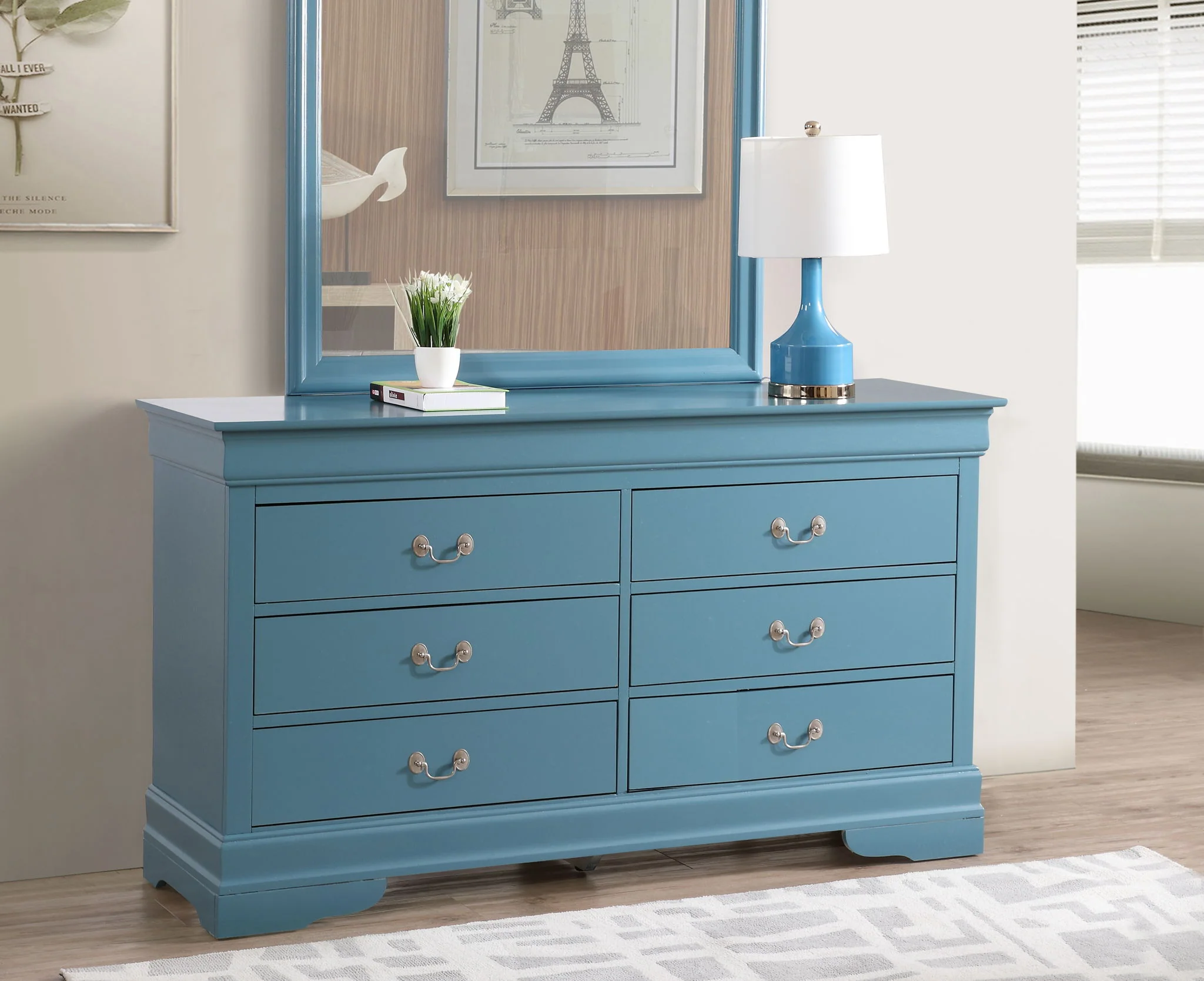 Elegant Traditional Storage Dresser - Image 6