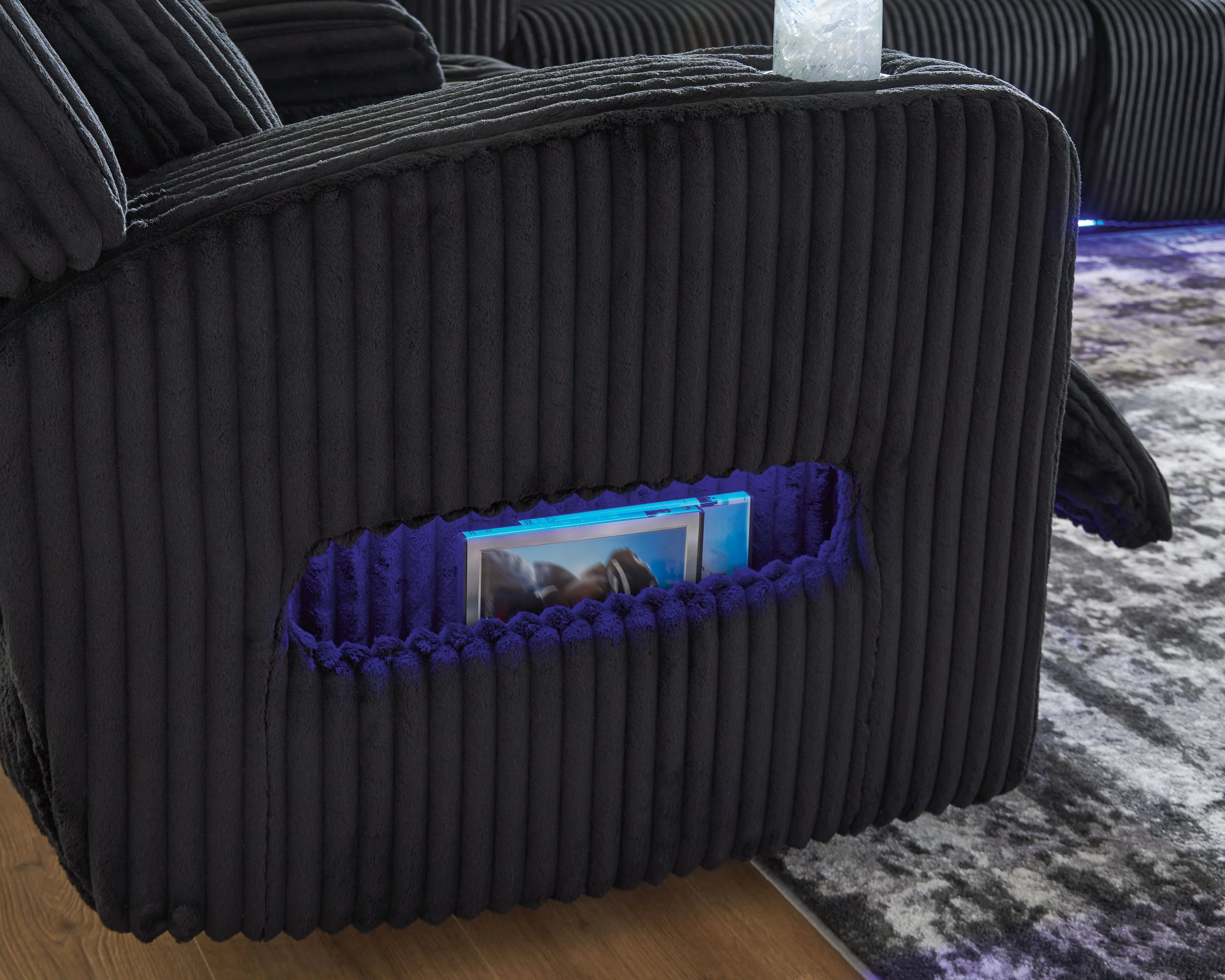 Forest Lake - Recliner With Adj Headrest - Image 4