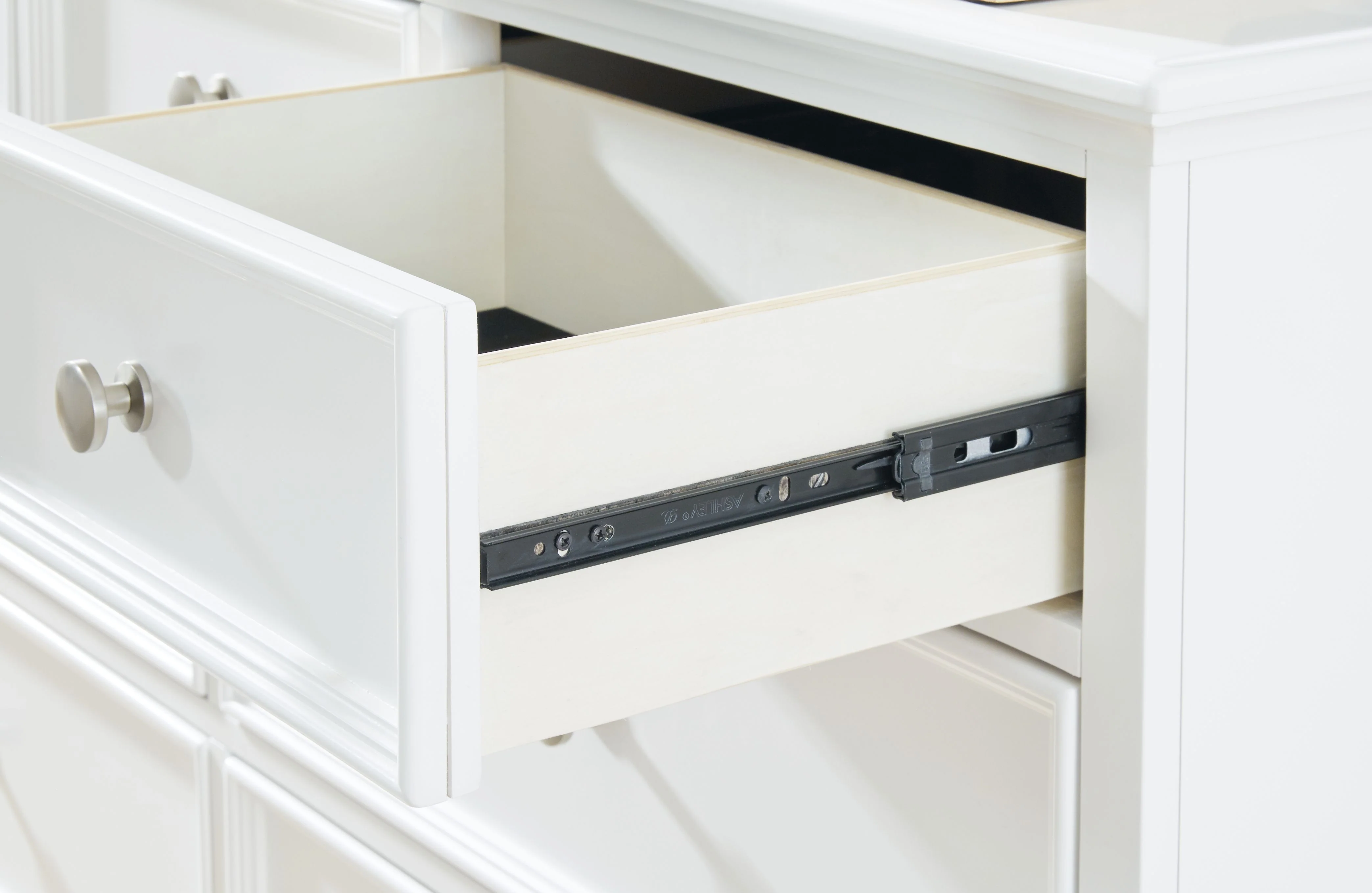 Fortman - Dresser - White - Image 11