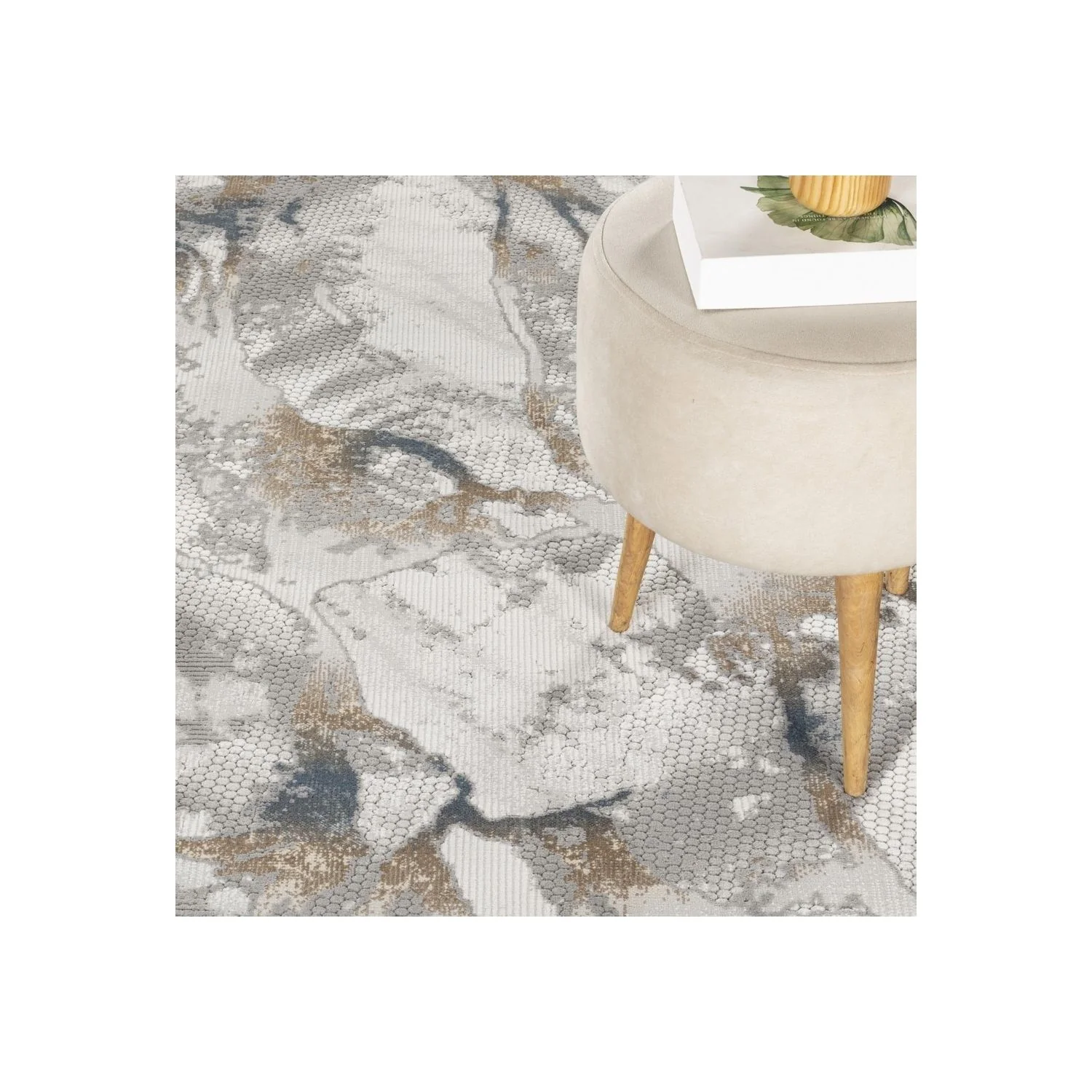 Geometrix - 5'3" X 7'3" Area Rug & Geometric 3D Effect - Ivory / Gray - Image 3