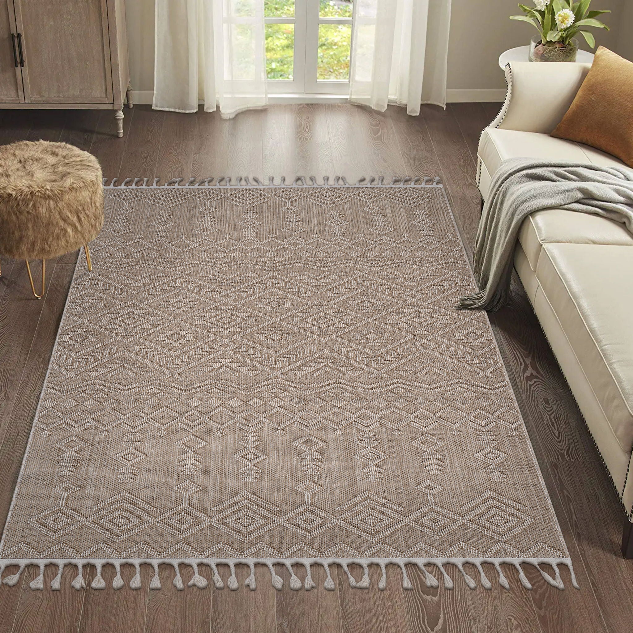 Guros - 6' X 9' Traditional Indoor / Outdoor Area Rug - Natural - Image 3