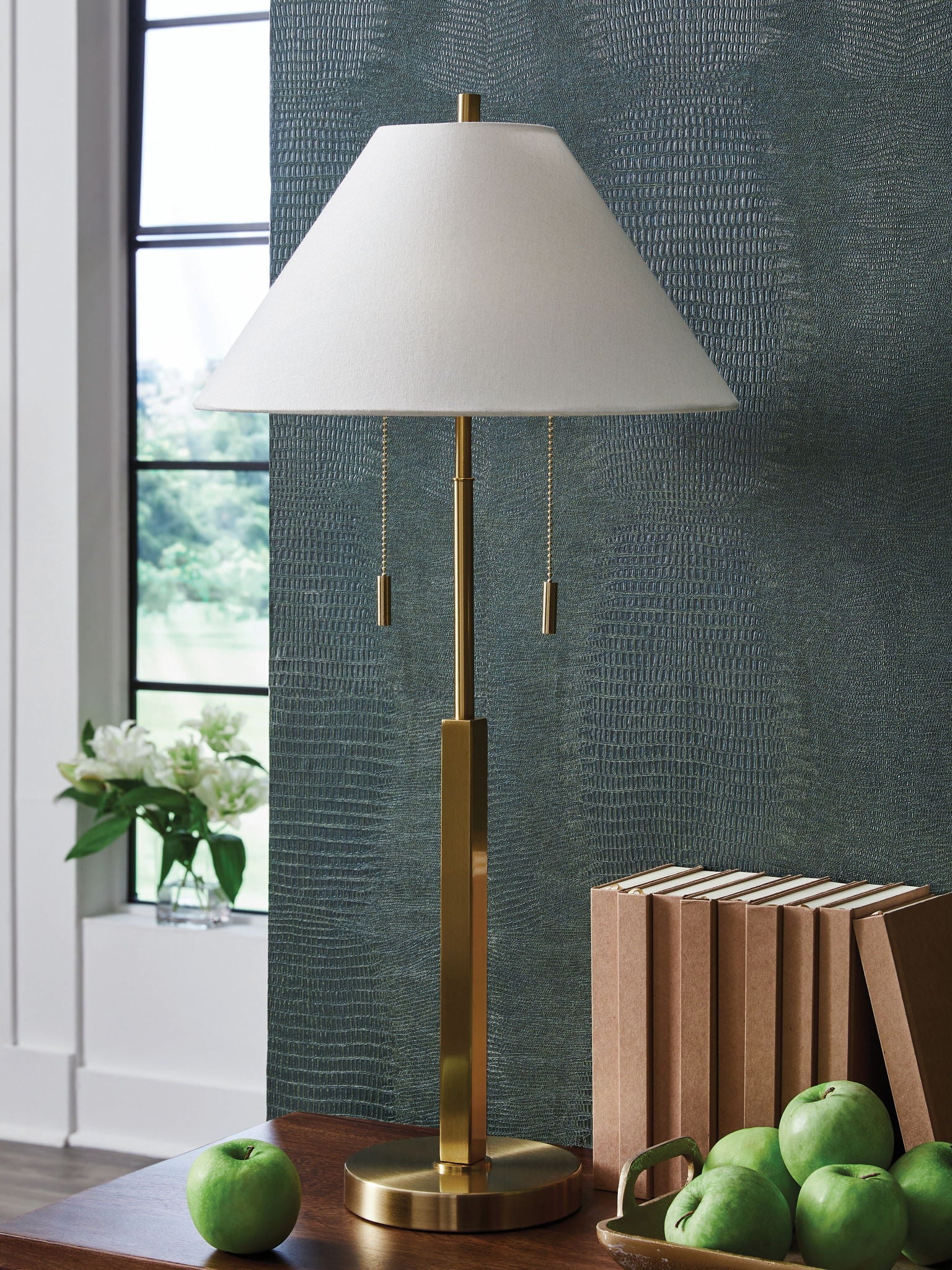 Haigwood - Metal Lamp - Image 7