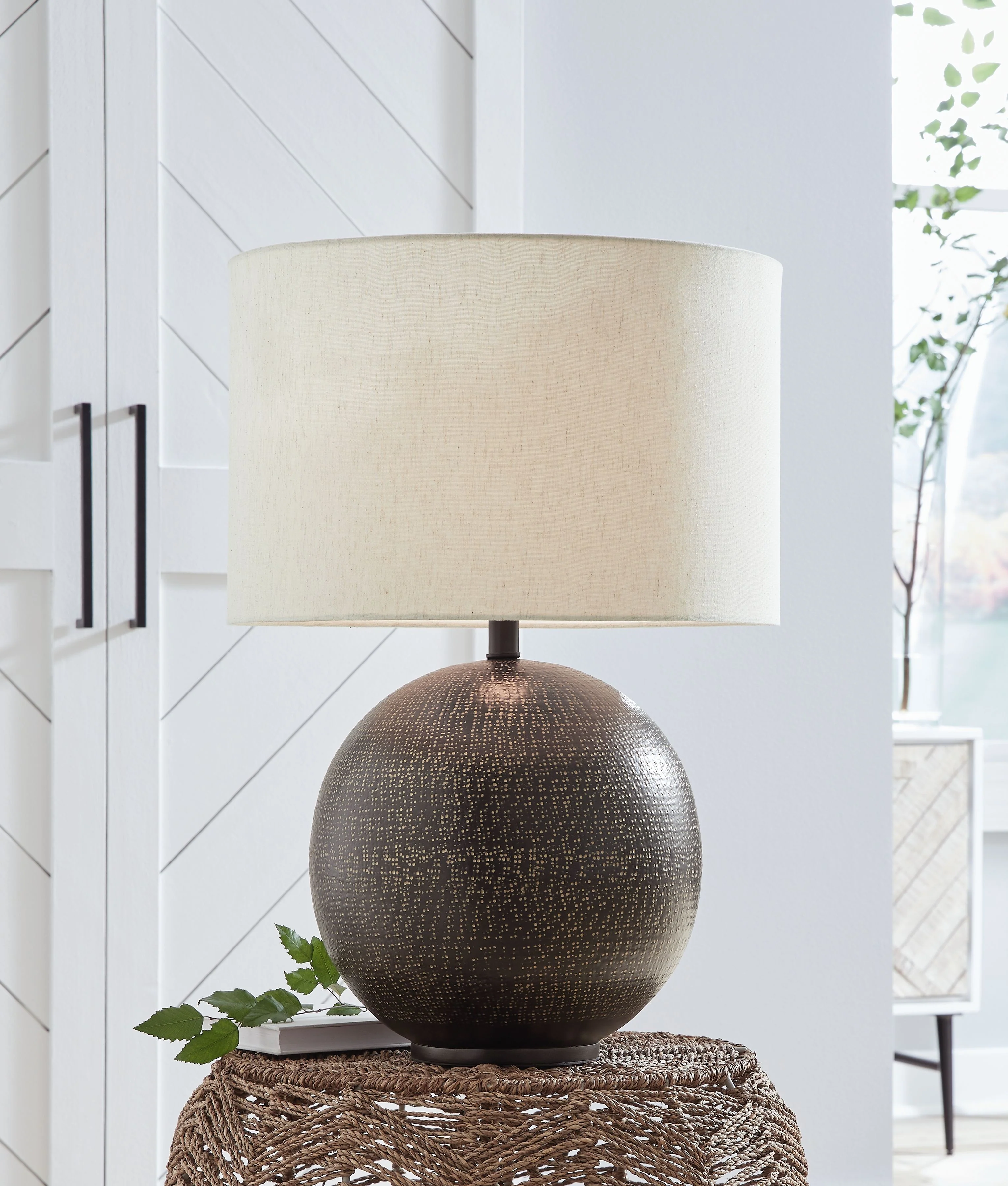 Hambell - Metal Table Lamp - Black / Gold Finish - Image 5