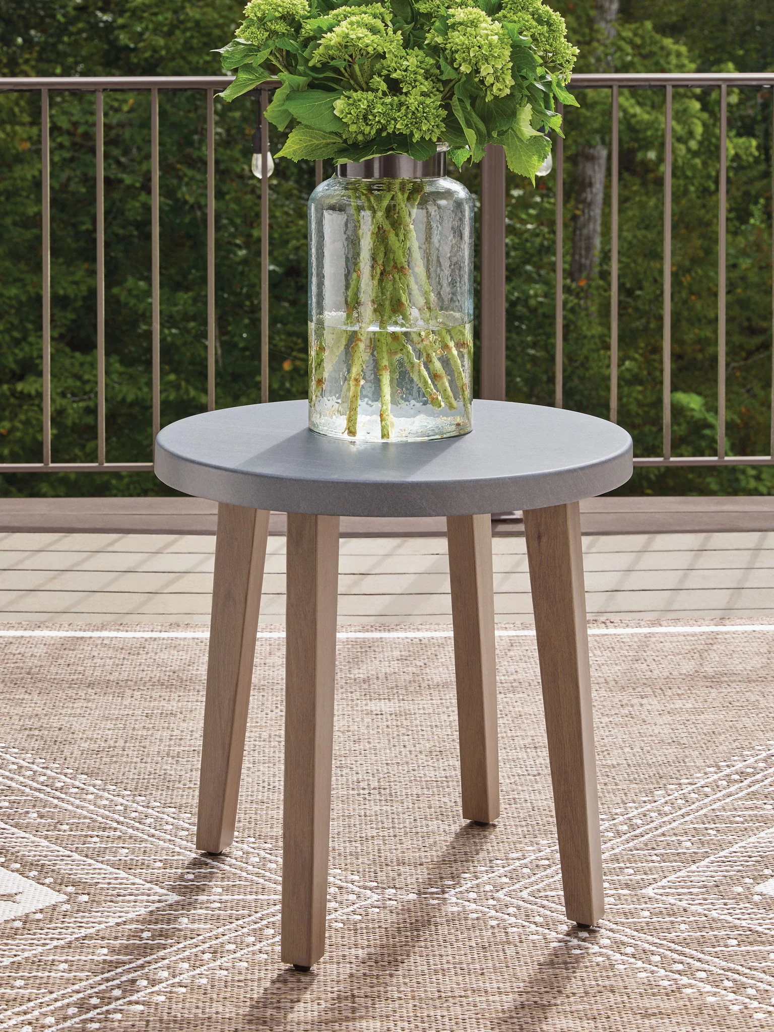 Harmony Headlands - Round End Table - Natural / Gray - Image 2