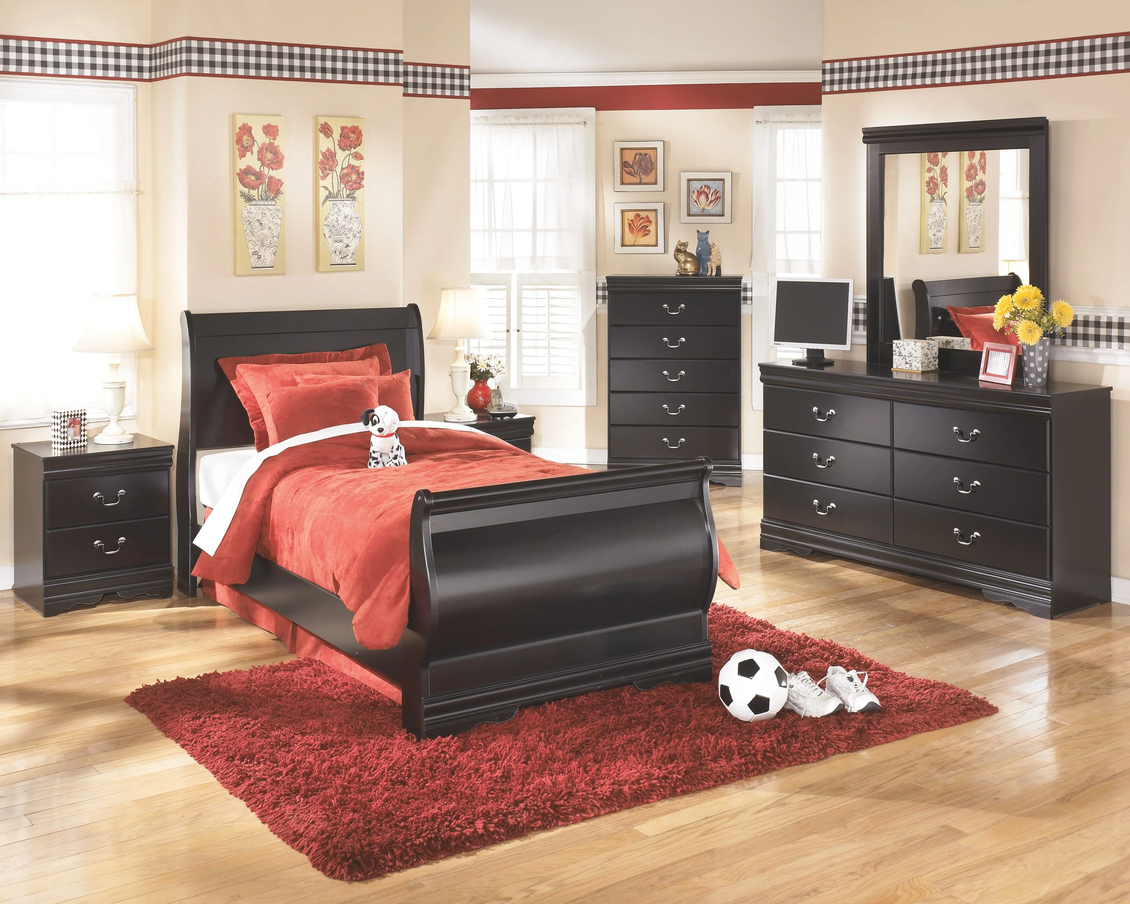 Huey Vineyard - Five Drawer Chest - Black - Image 3