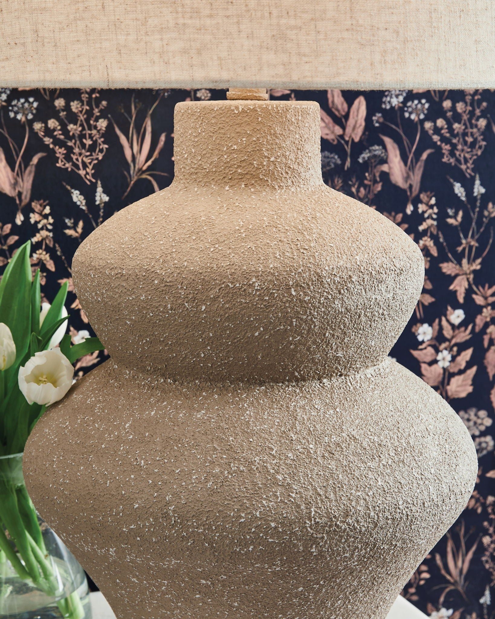 Jossleigh - Metal Table Lamp - Beige - Image 3