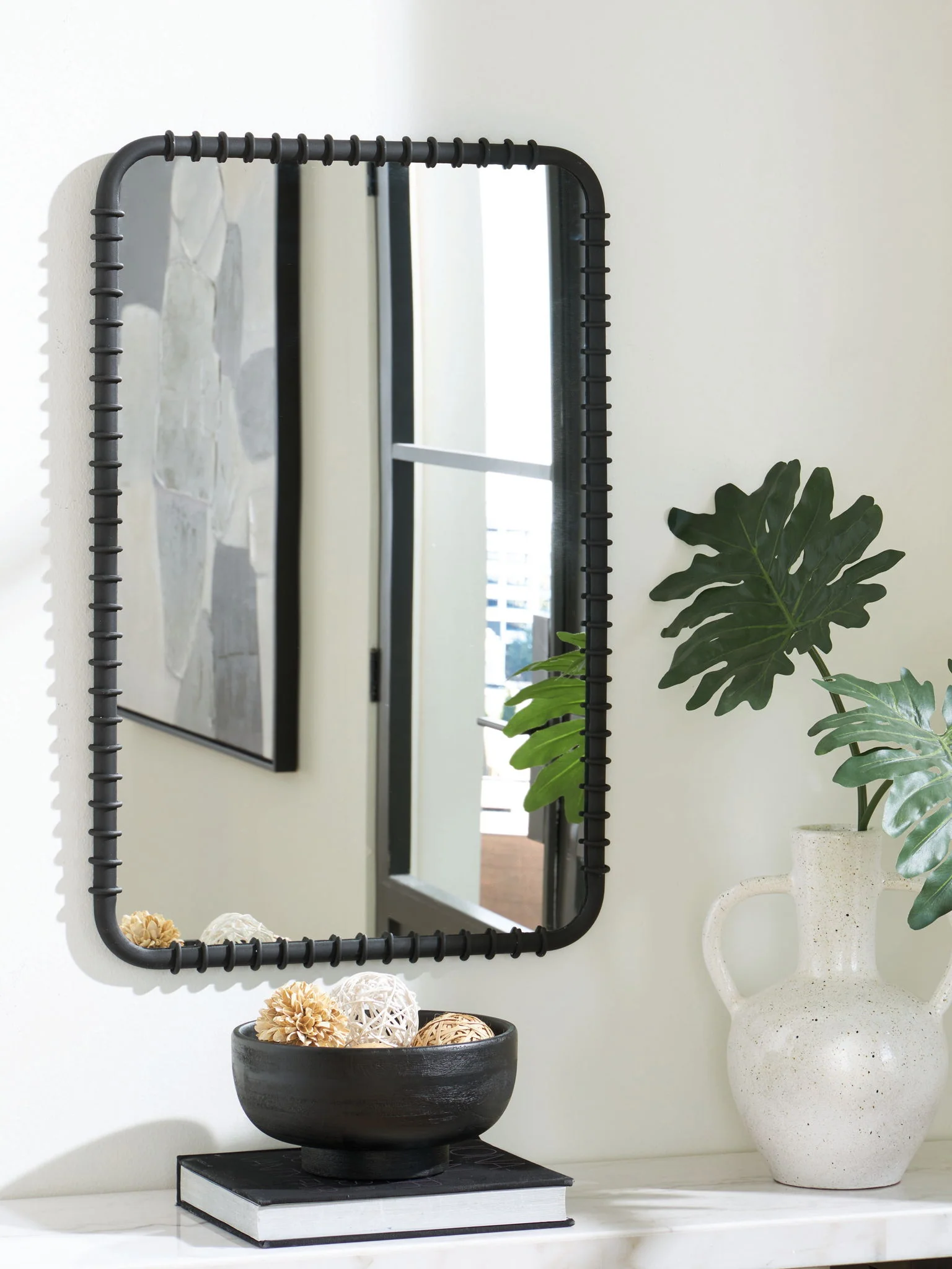 Judlow - Accent Mirror - Black - Image 5