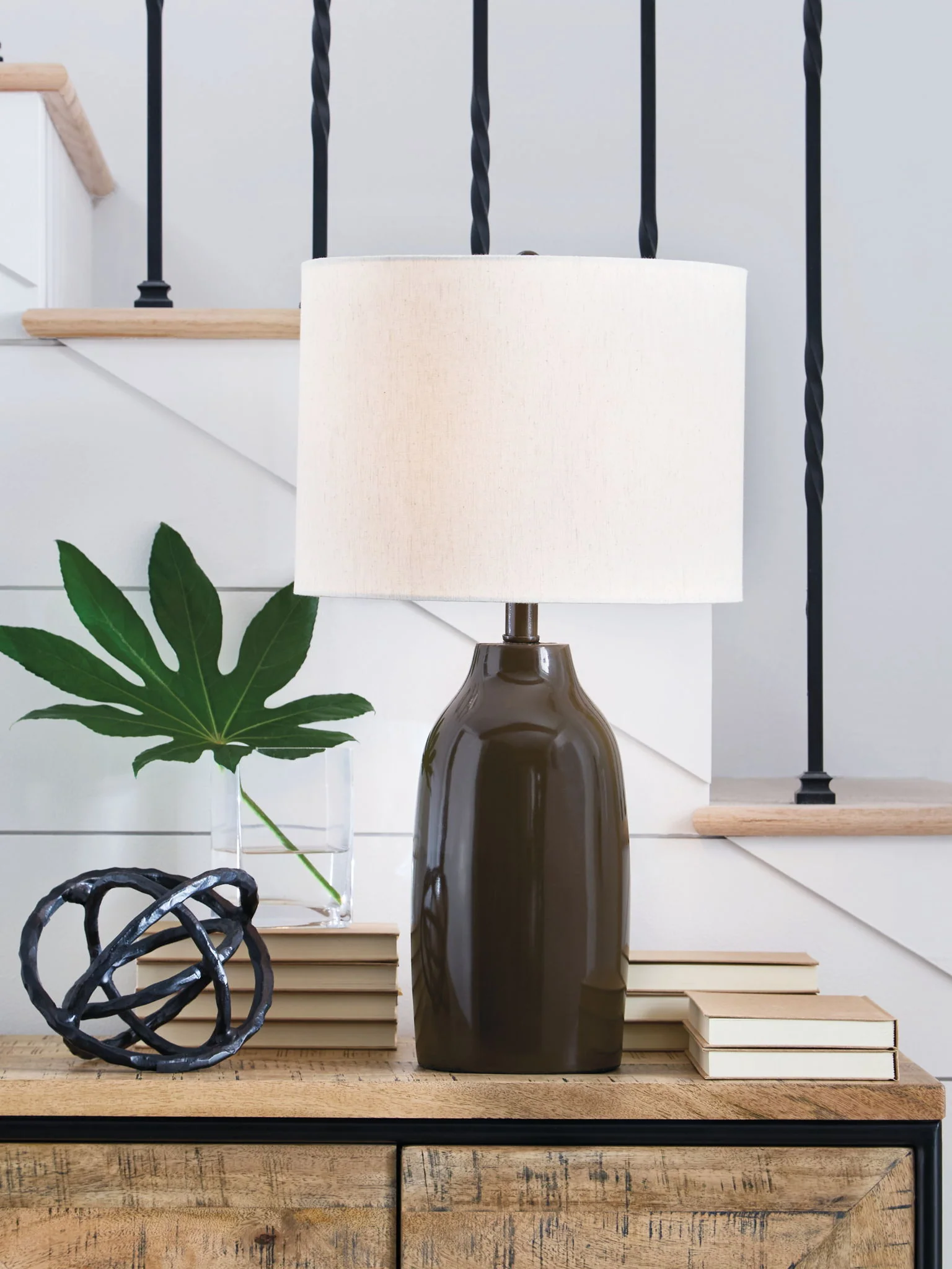 Jyler - Terracotta Table Lamp - Brown - Image 3