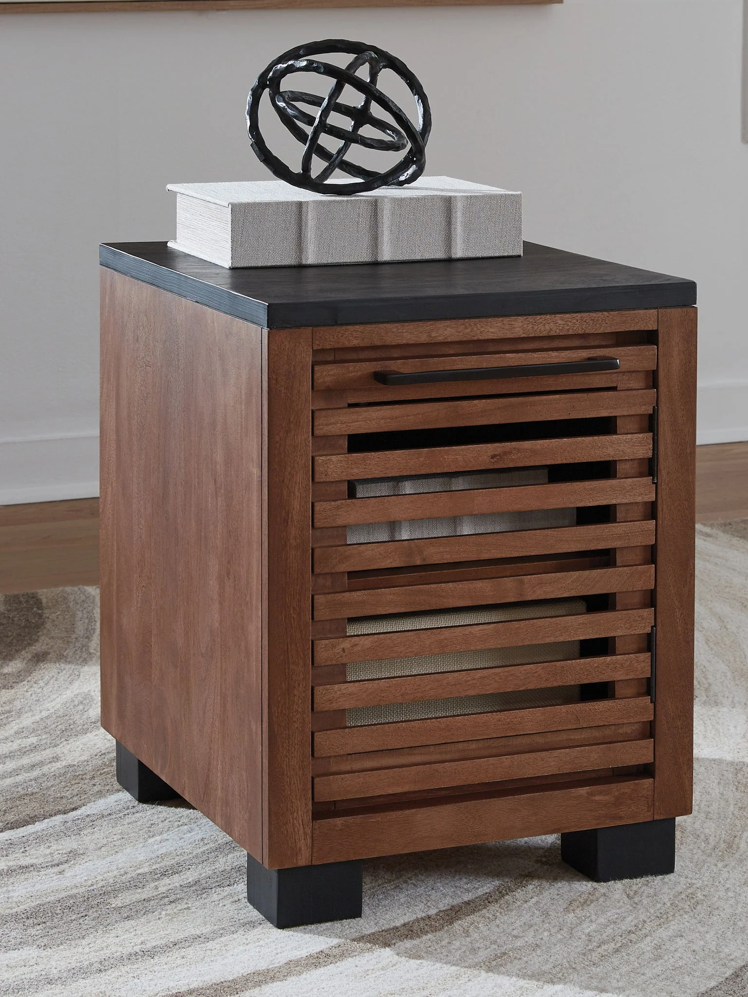Kallari - Chair Side End Table - Warm Brown / Black - Image 4
