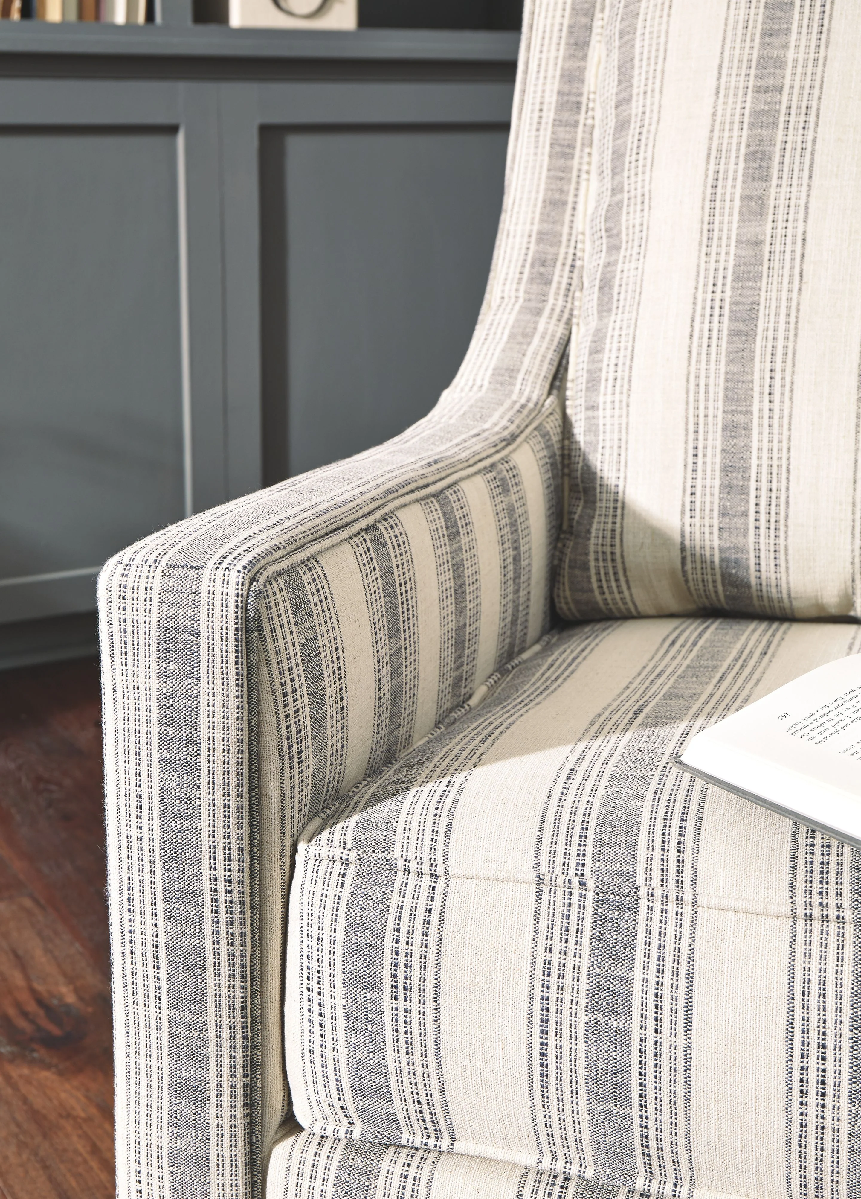 Kambria - Swivel Glider Accent Chair - Image 5