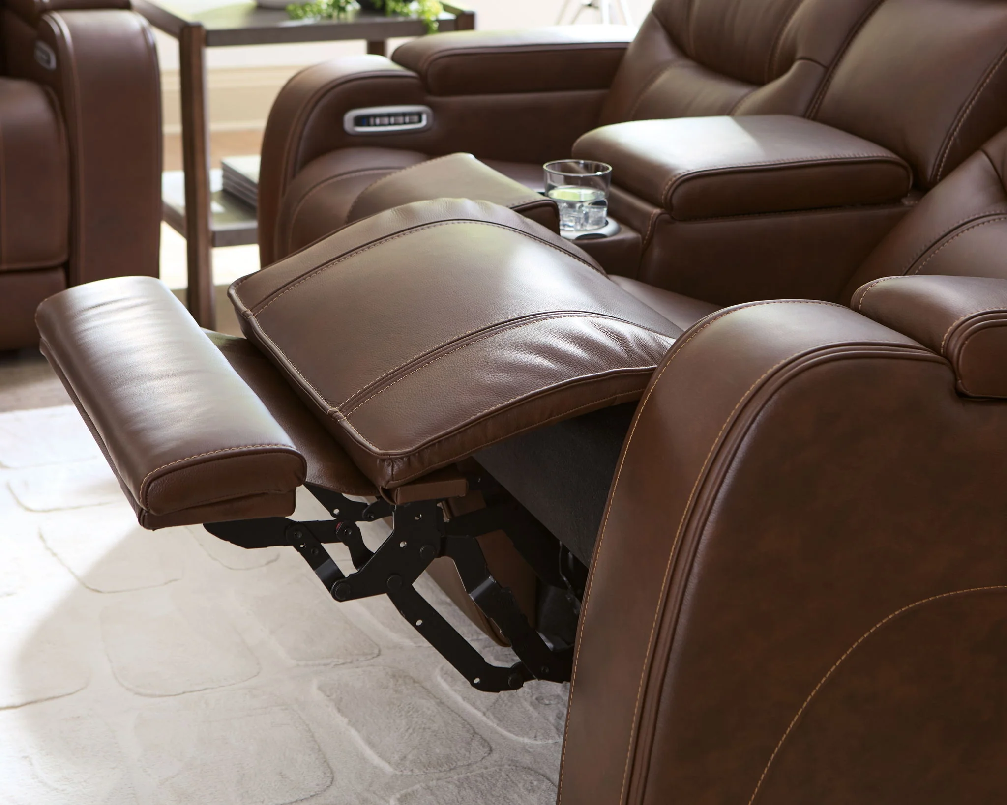 Knightington - Power Reclining Loveseat With Audio Seating - Image 16