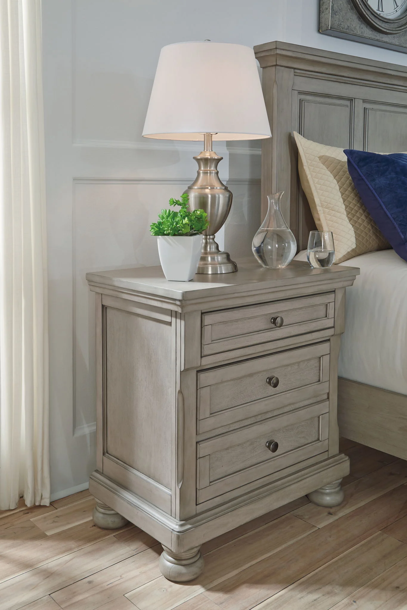 Lettner - Nightstand - Image 4