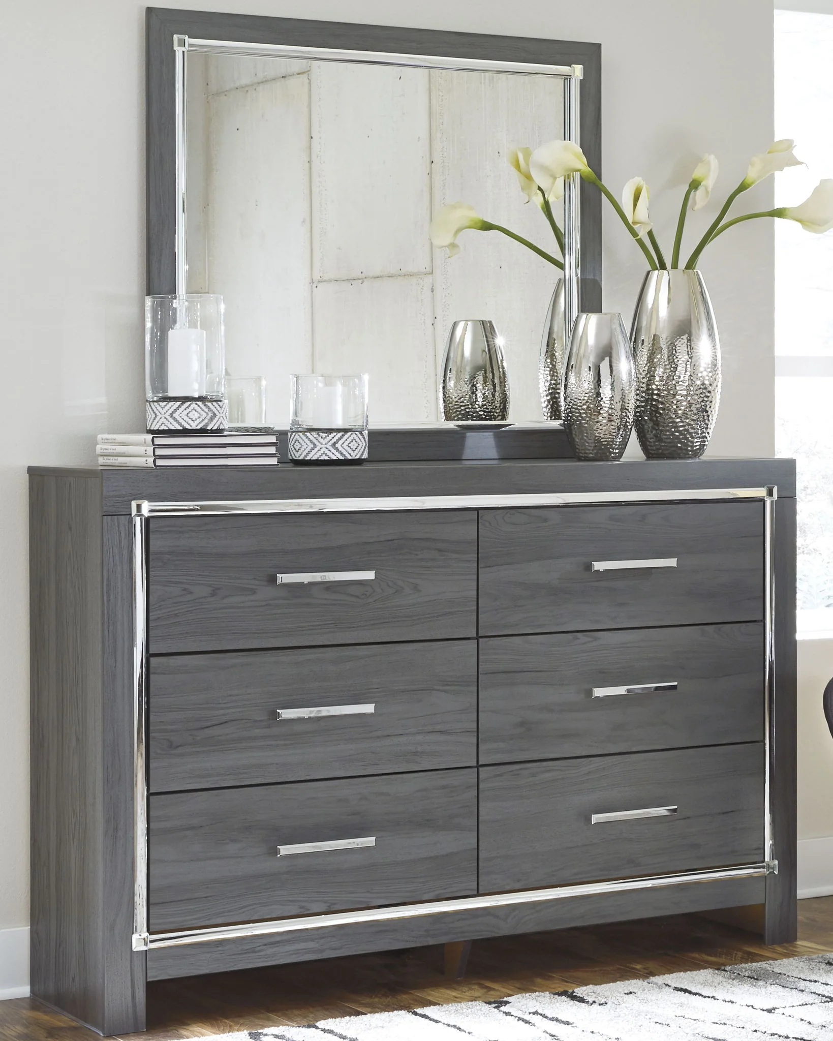 Lodanna - Dresser - Image 2