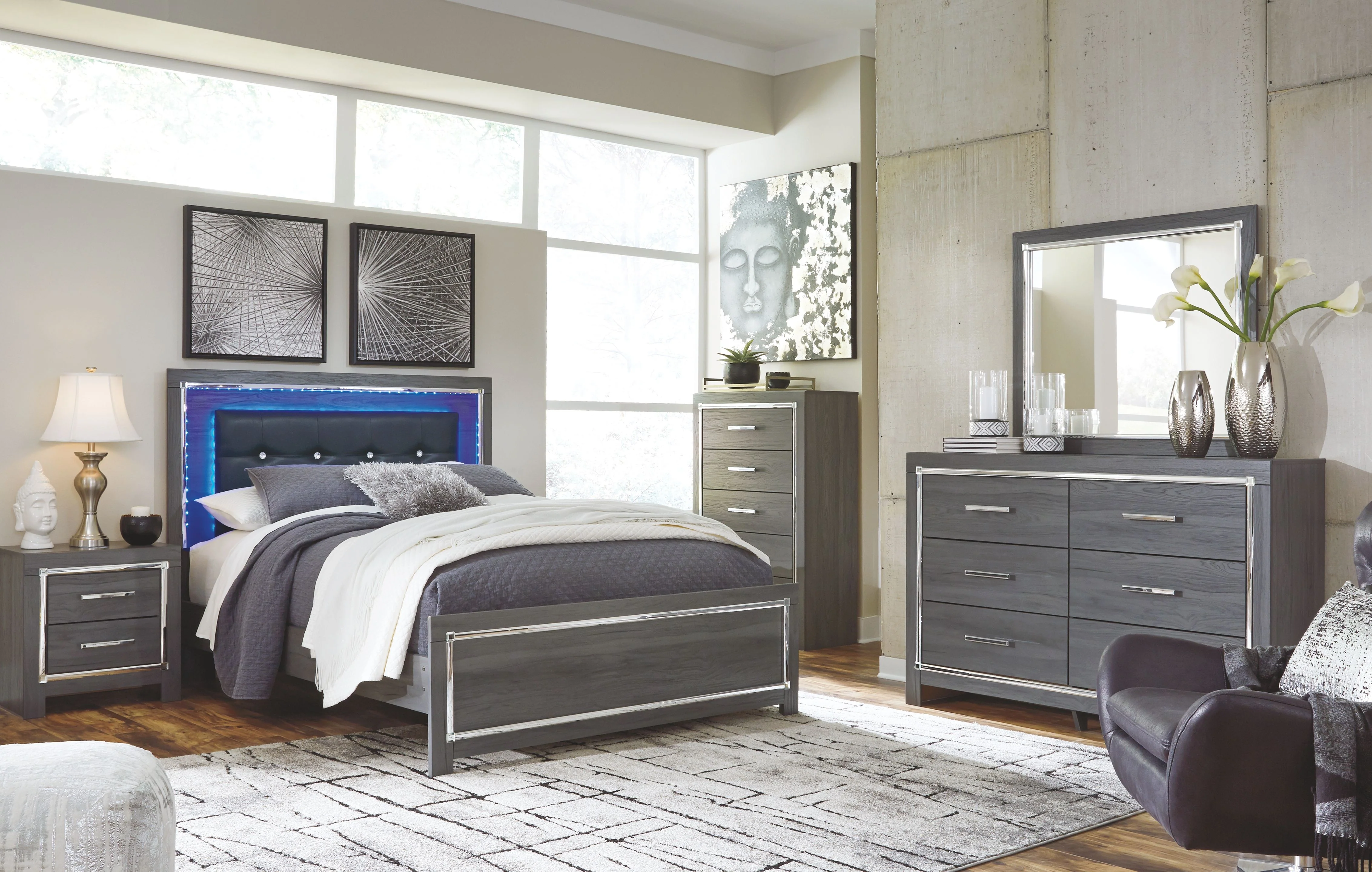 Lodanna - Dresser - Image 4