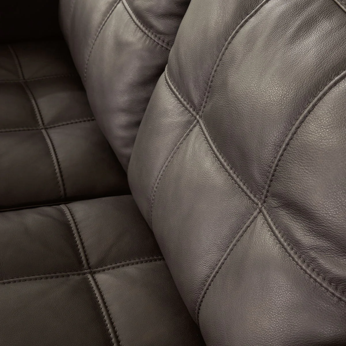 Luigi - Loveseat - Thunder - Image 4