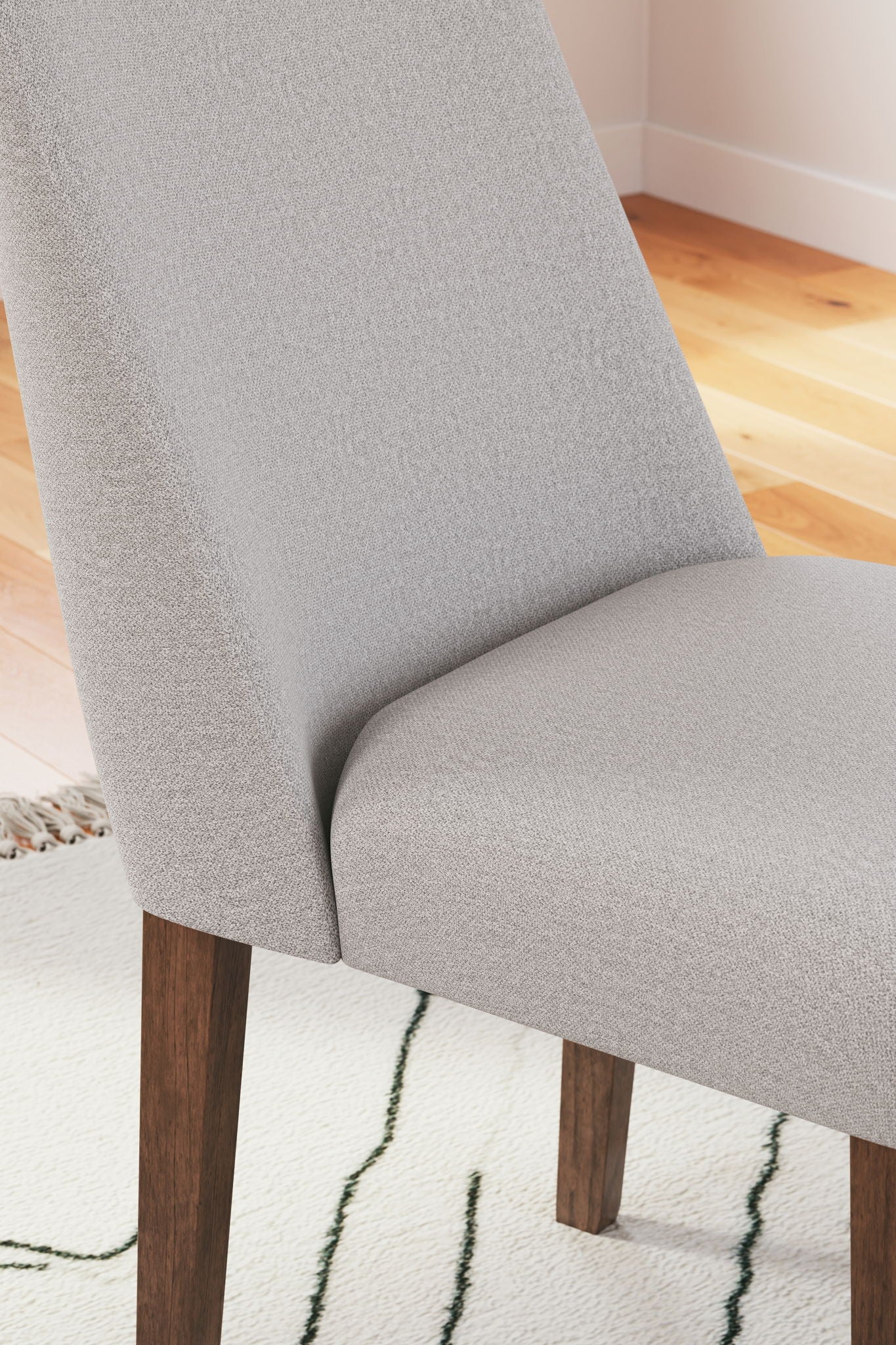Lyncott - Dining Room Table Set - Image 12