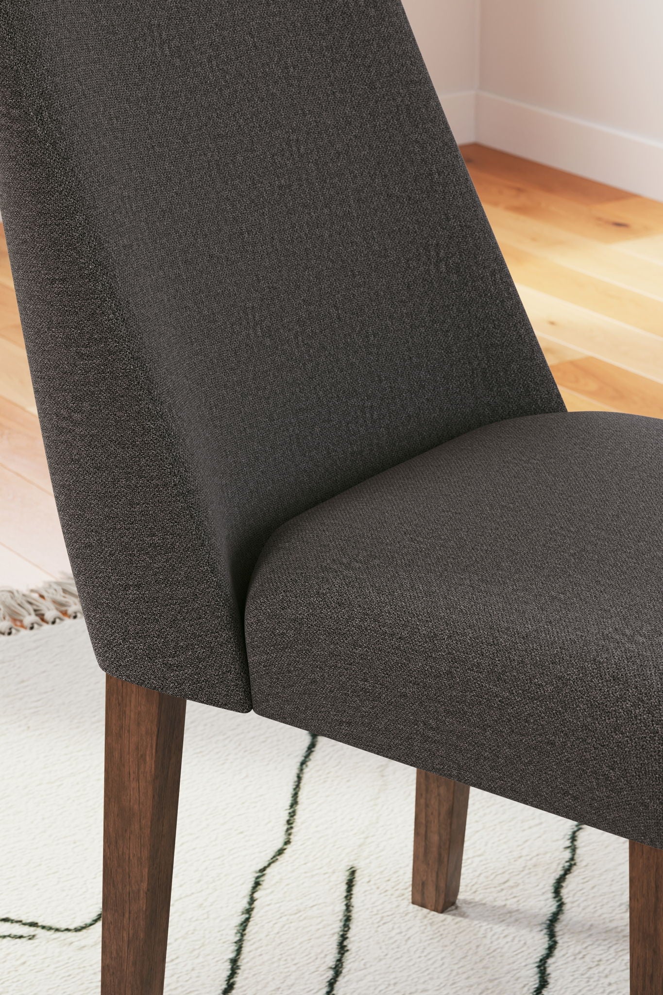 Lyncott - Dining Room Table Set - Image 17
