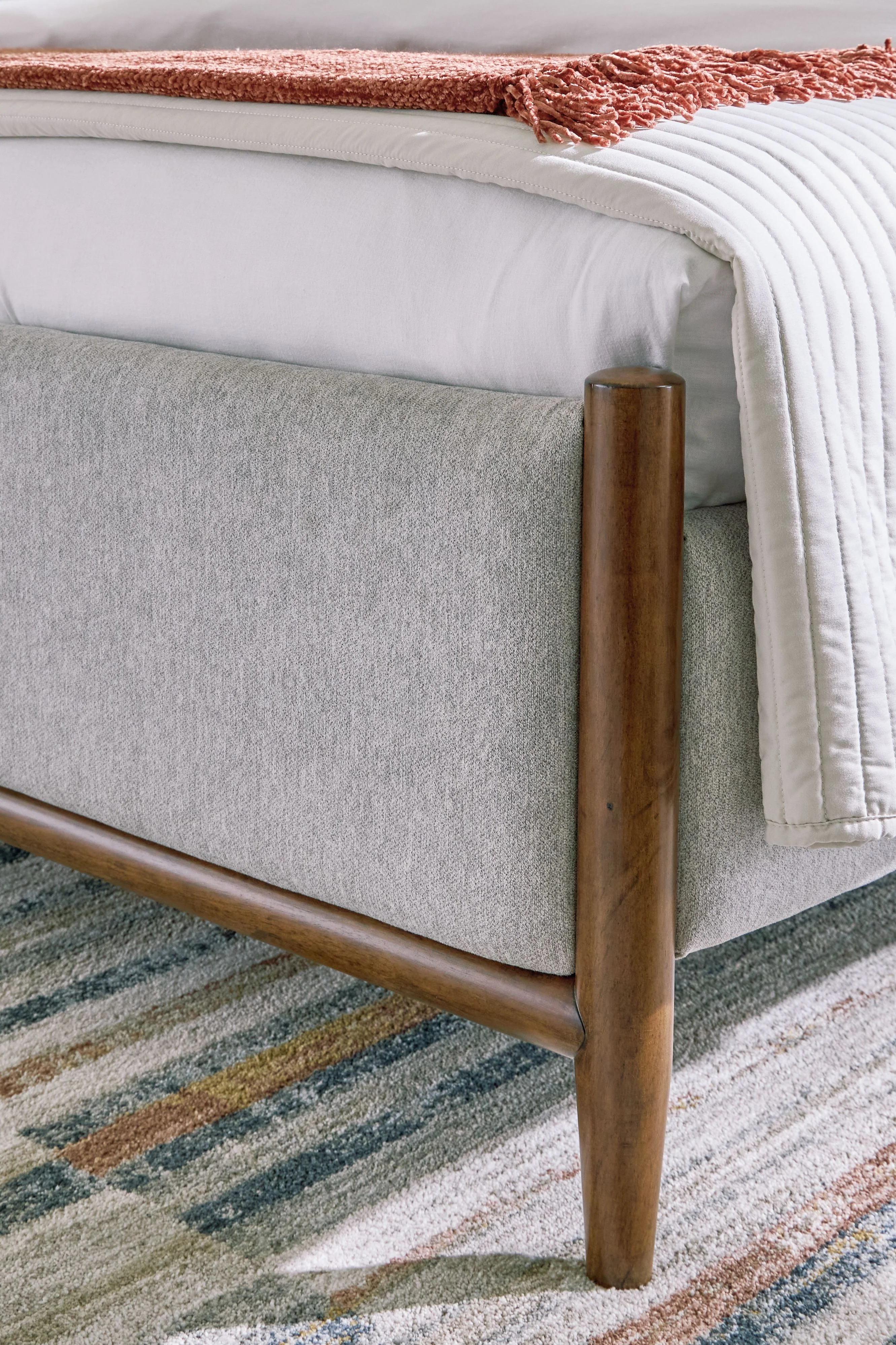 Lyncott - Upholstered Bed - Image 5