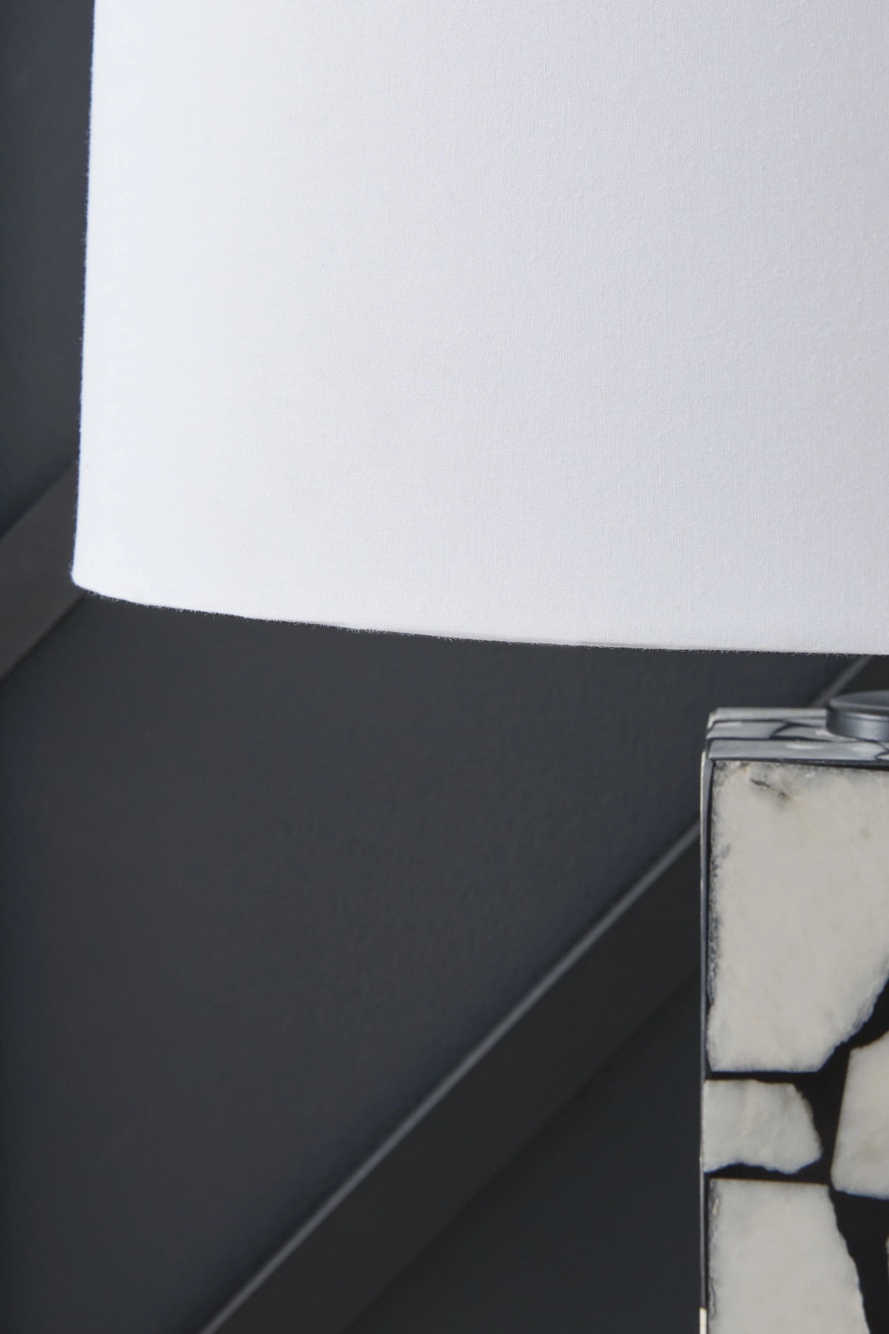 Macaria - Marble Table Lamp - White / Black - Image 4