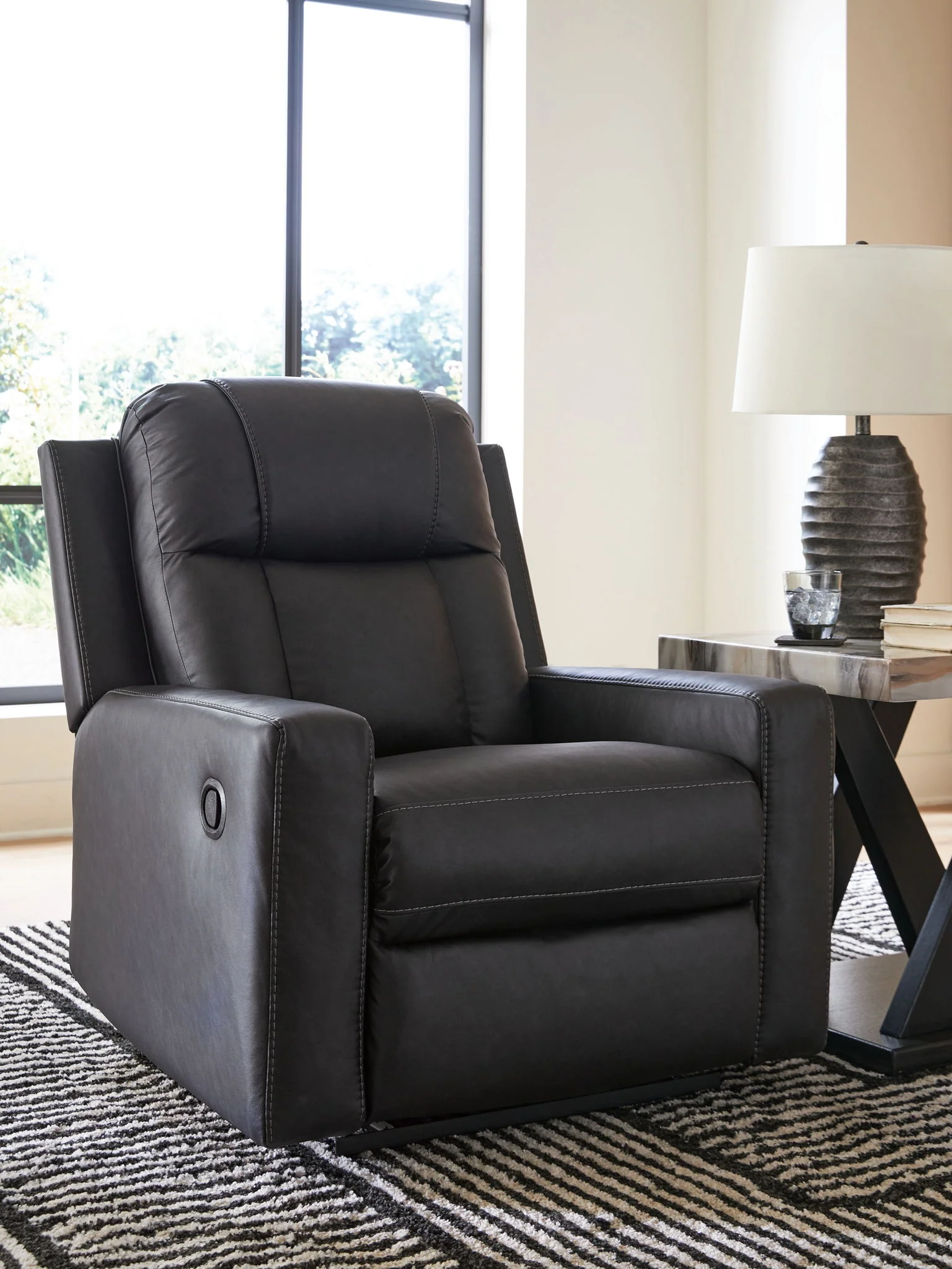 Mackmenville - Zero Wall Recliner - Image 15