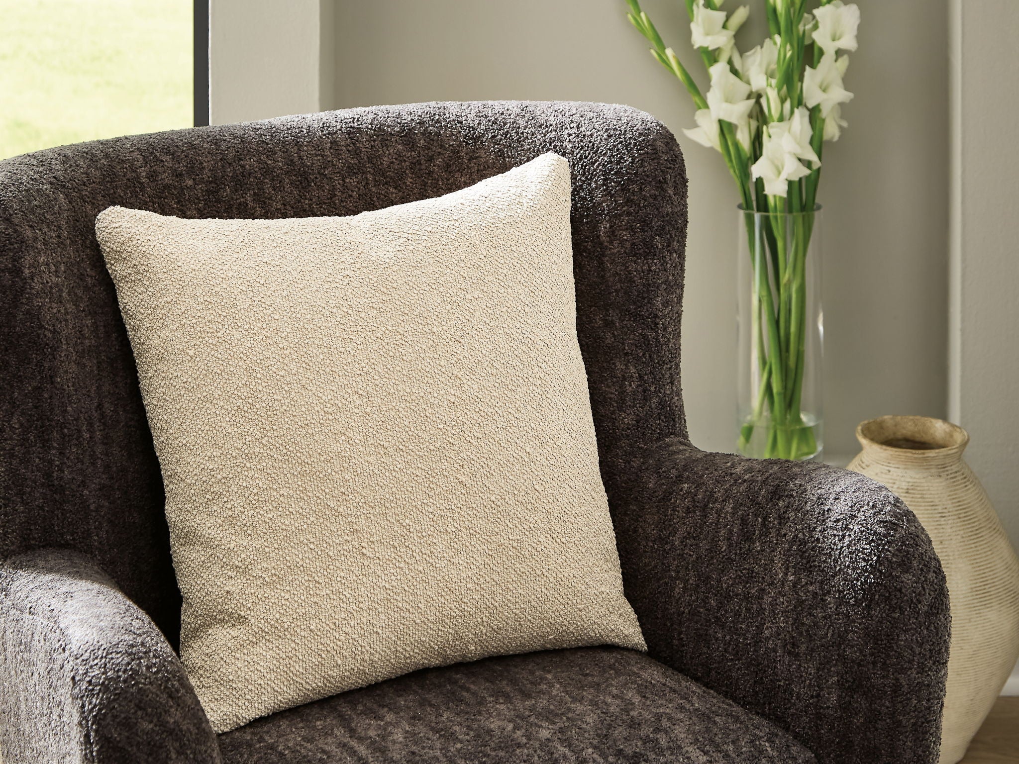 Macsen - Pillow - Image 4