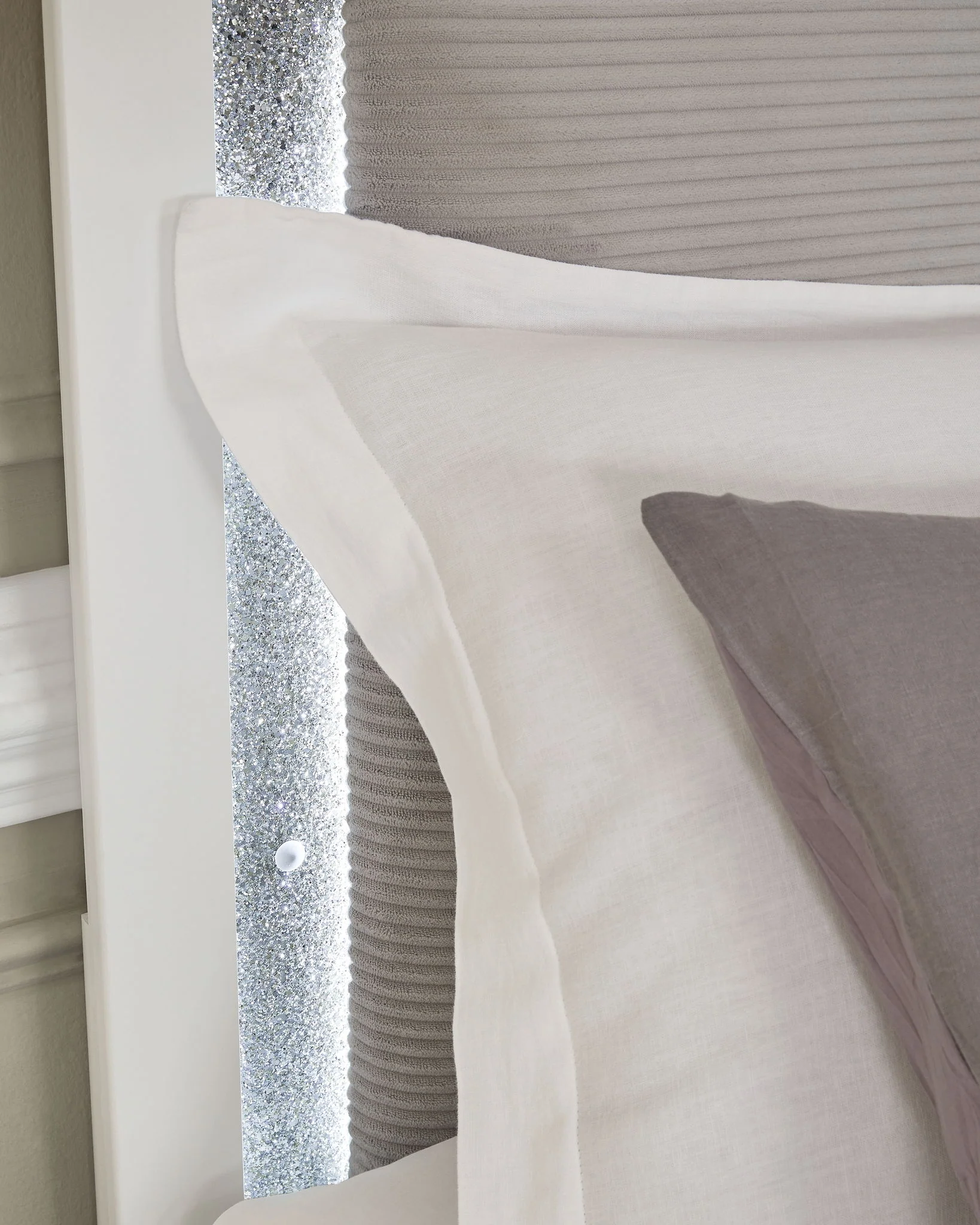 Maeling - King Upholstered Panel Bed - White - Image 2